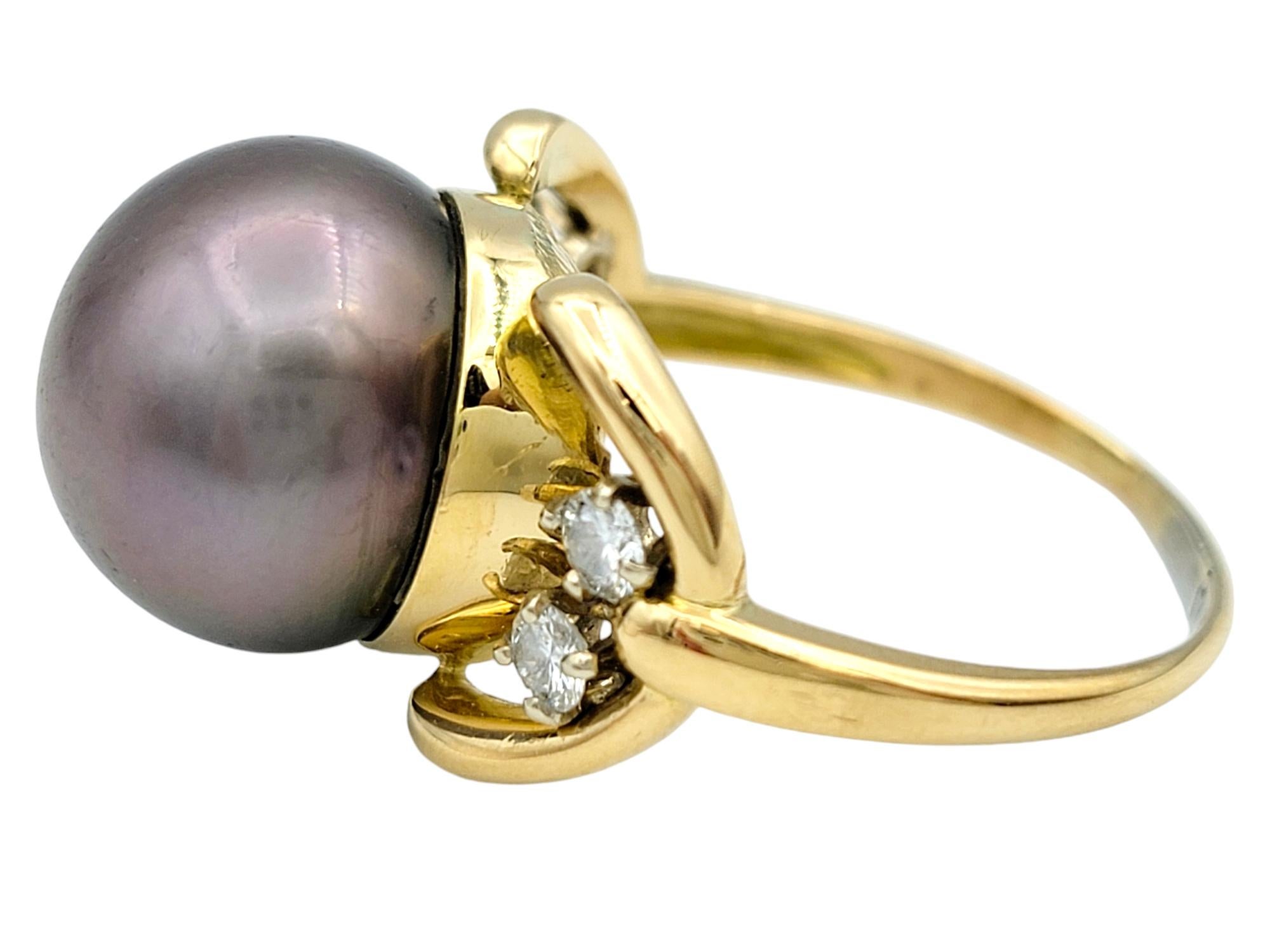 Contemporain Bague cocktail en or jaune 18 carats, perle d'eau douce grise et diamant rond en vente
