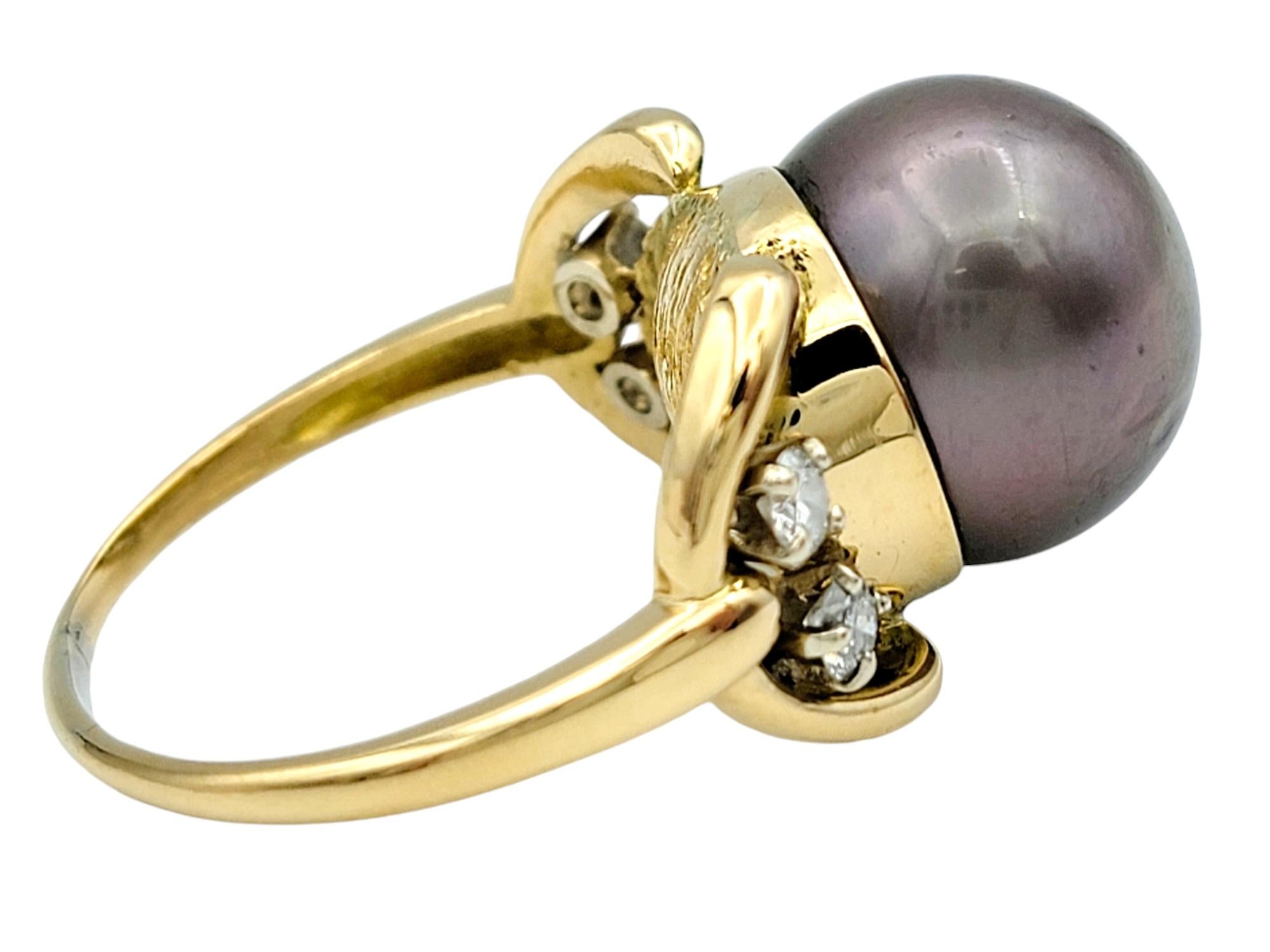 Taille ronde Bague cocktail en or jaune 18 carats, perle d'eau douce grise et diamant rond en vente