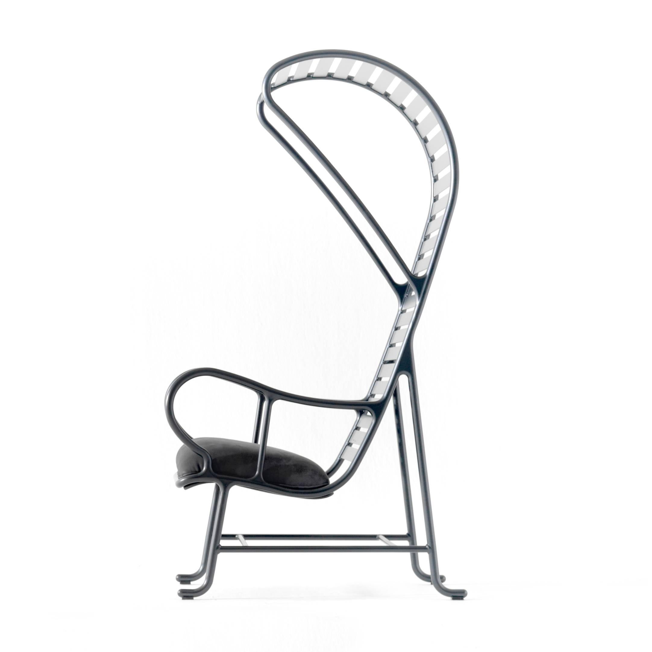La collezione Gardenias è la seconda collezione più grande di Jaime Hayon per BD.

Struttura in alluminio fuso ed estruso. Verniciato a polvere in grigio (RAL 7015) con Alesta di Axalta.
Imbottitura sfoderabile e cuscini sfoderabili, tessuto