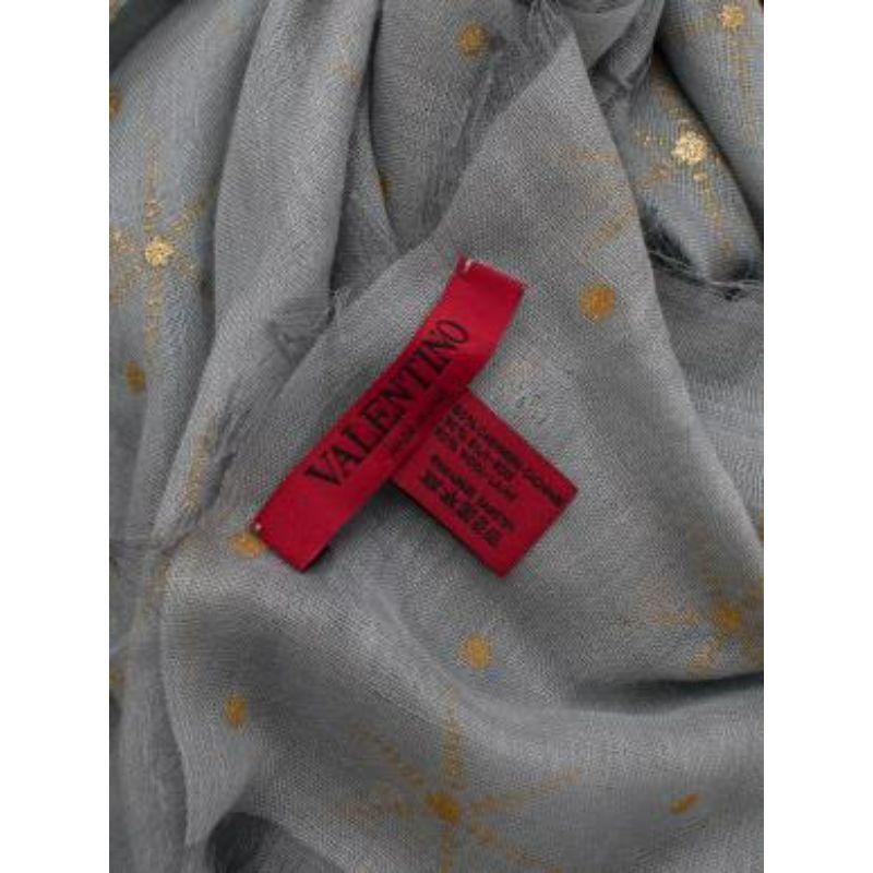Grey gold sun motif cashmere-blend shawl For Sale 2