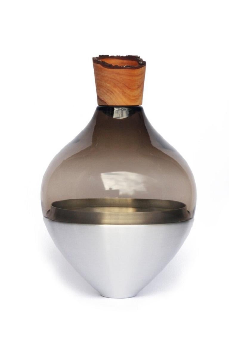 Organico moderno Vaso di India grigia II, Pia Wüstenberg in vendita