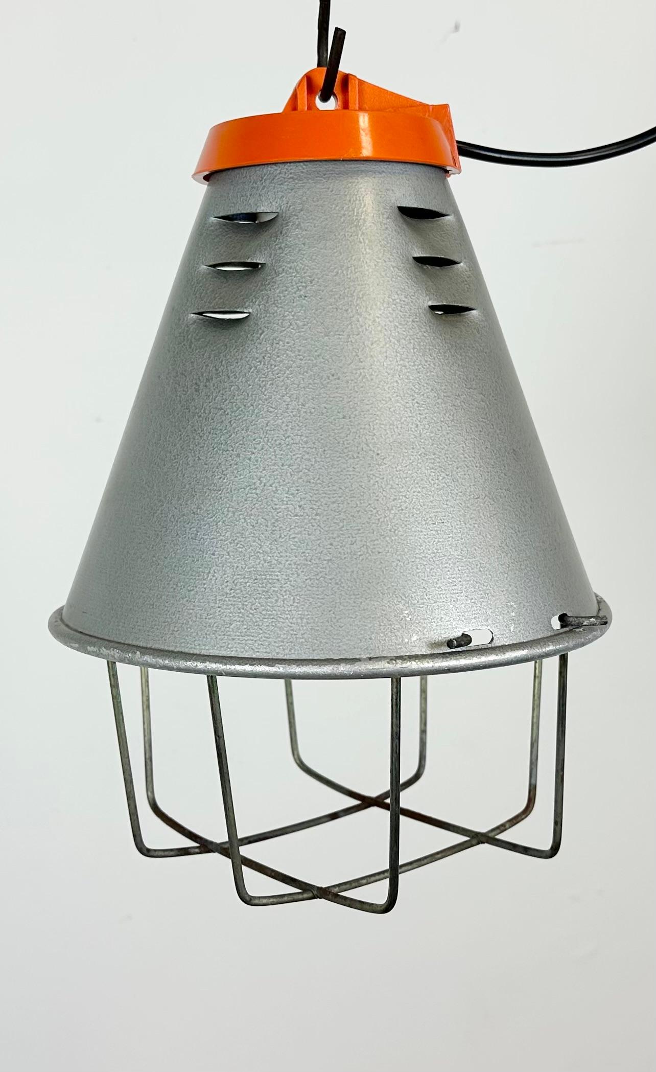 Industriel Lampe pendante cage industrielle en aluminium gris, 1970 en vente