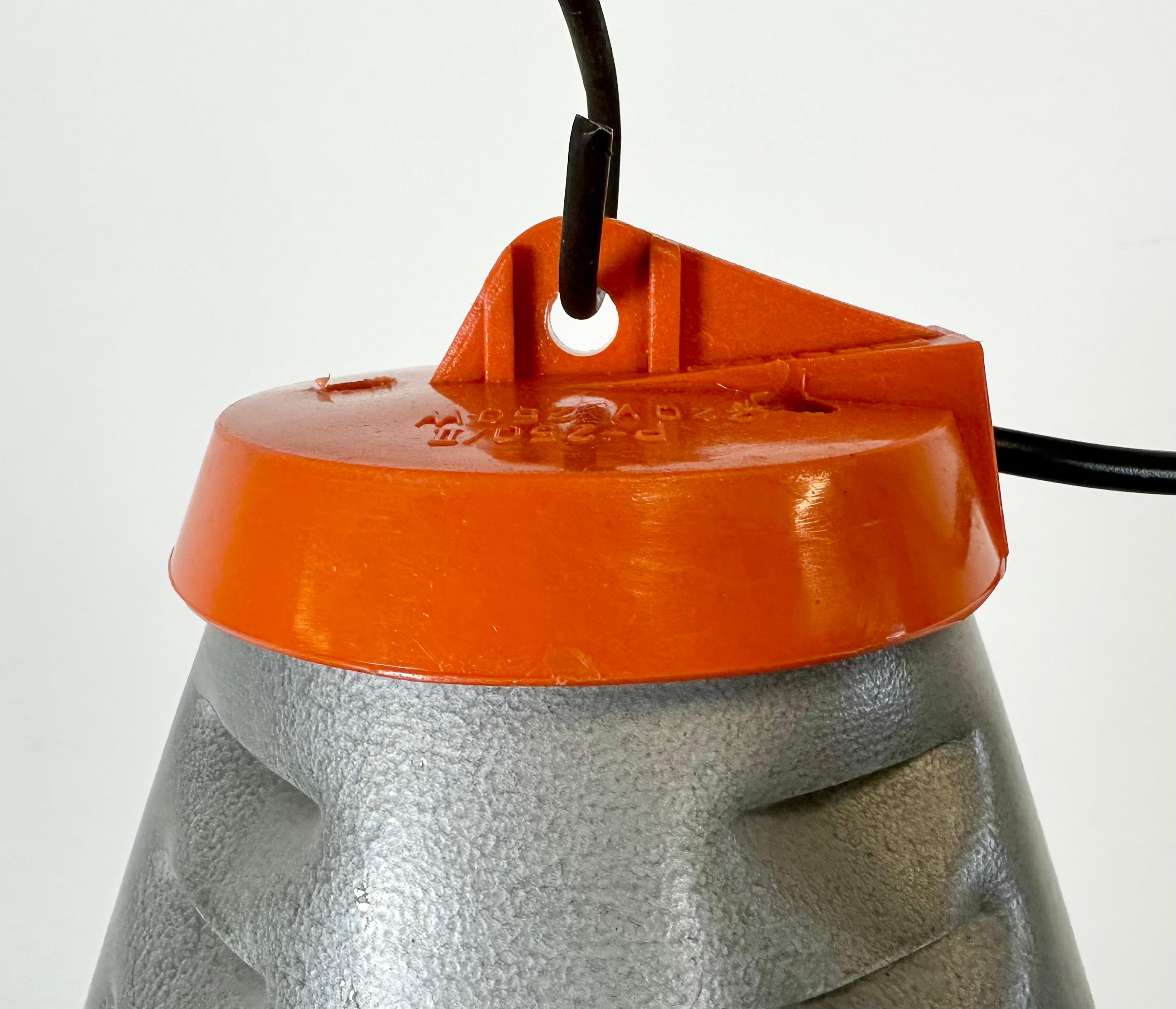 Fin du 20e siècle Lampe pendante cage industrielle en aluminium gris, 1970 en vente