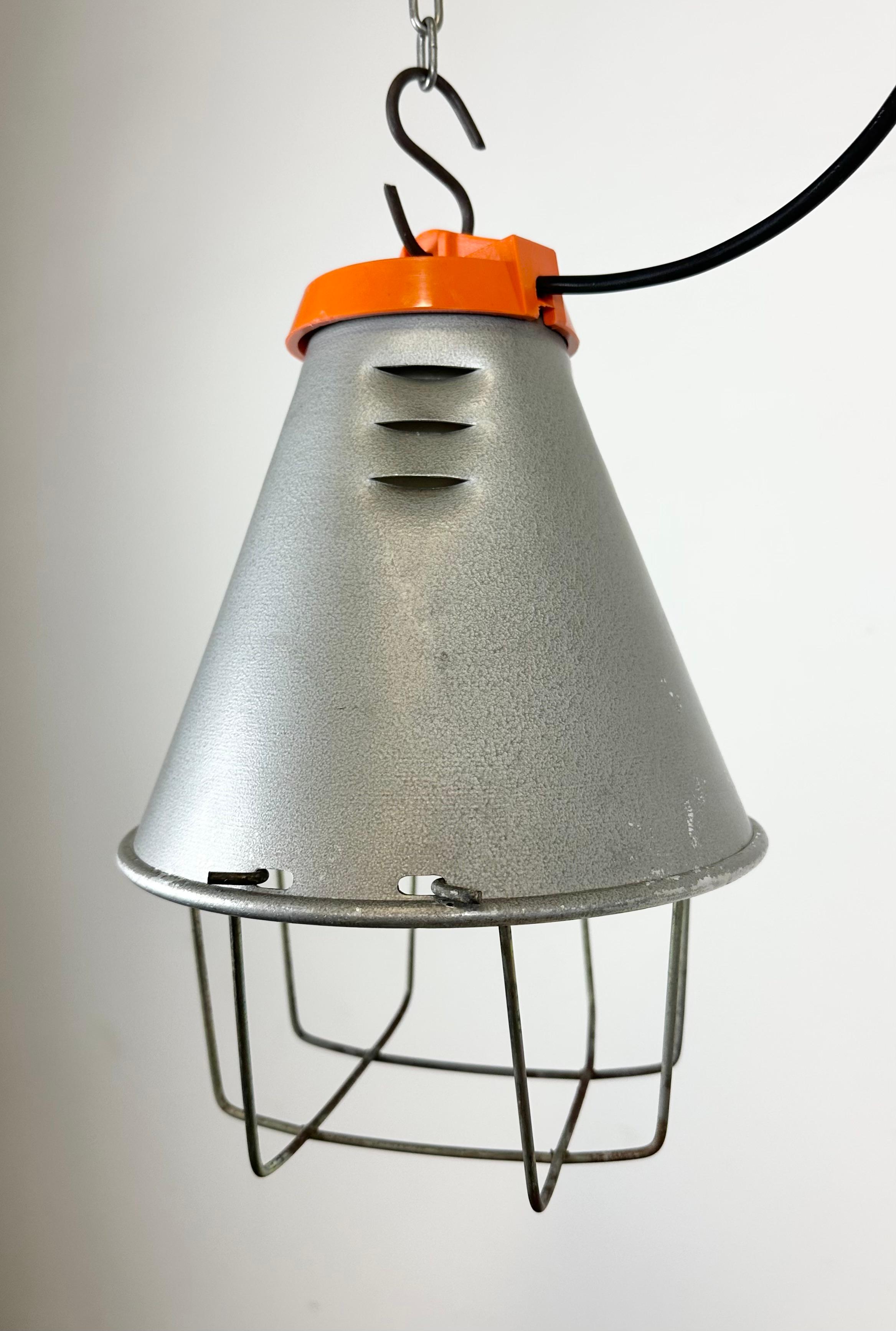 Lampe pendante cage industrielle en aluminium gris, 1970 en vente 1