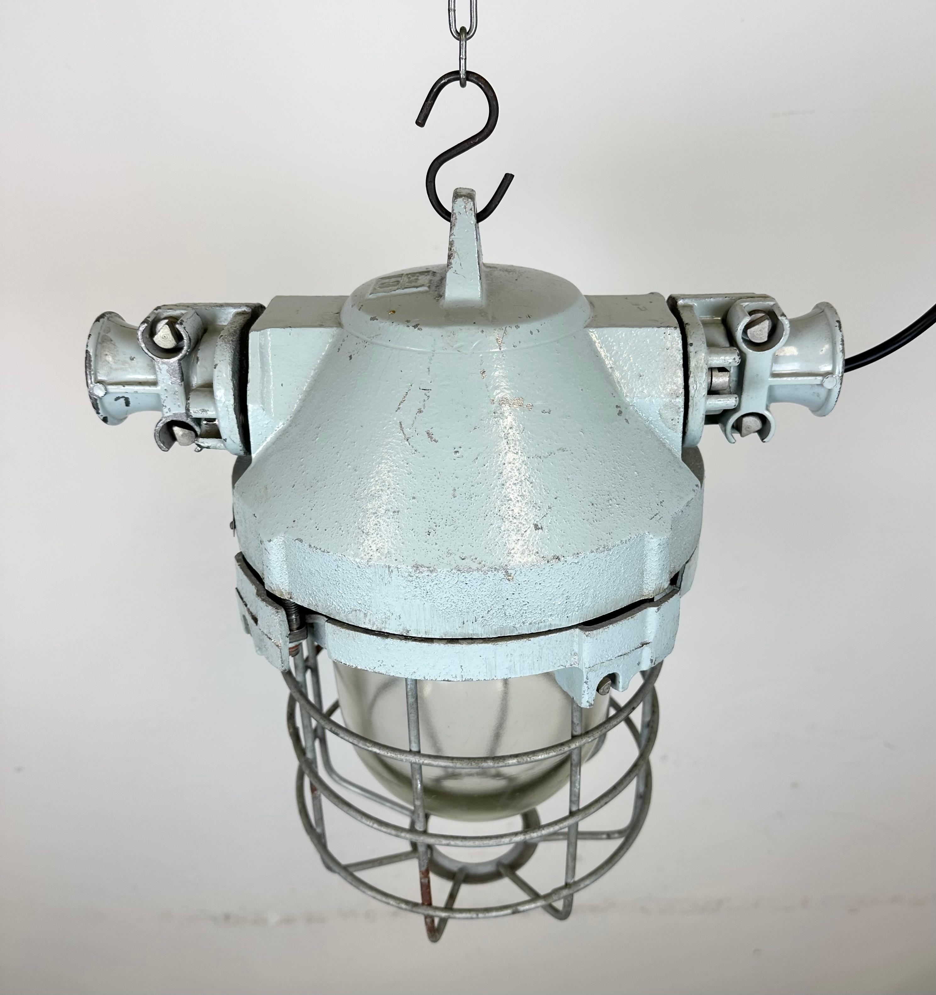 Grey Industrial Bunker Hanging Light with Iron Cage from Elektrosvit, 1970s For Sale 4