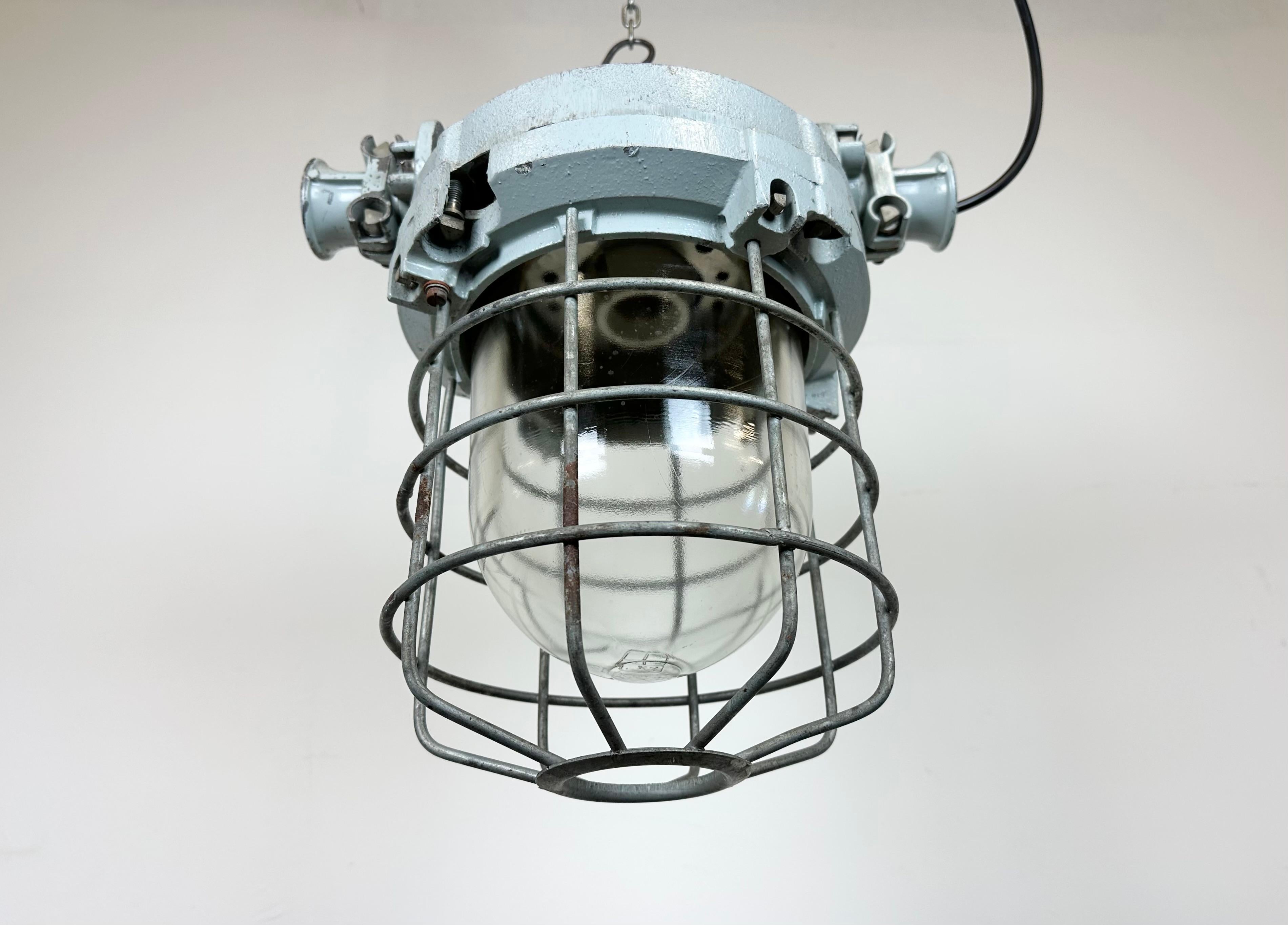 Grey Industrial Bunker Hanging Light with Iron Cage from Elektrosvit, 1970s For Sale 5
