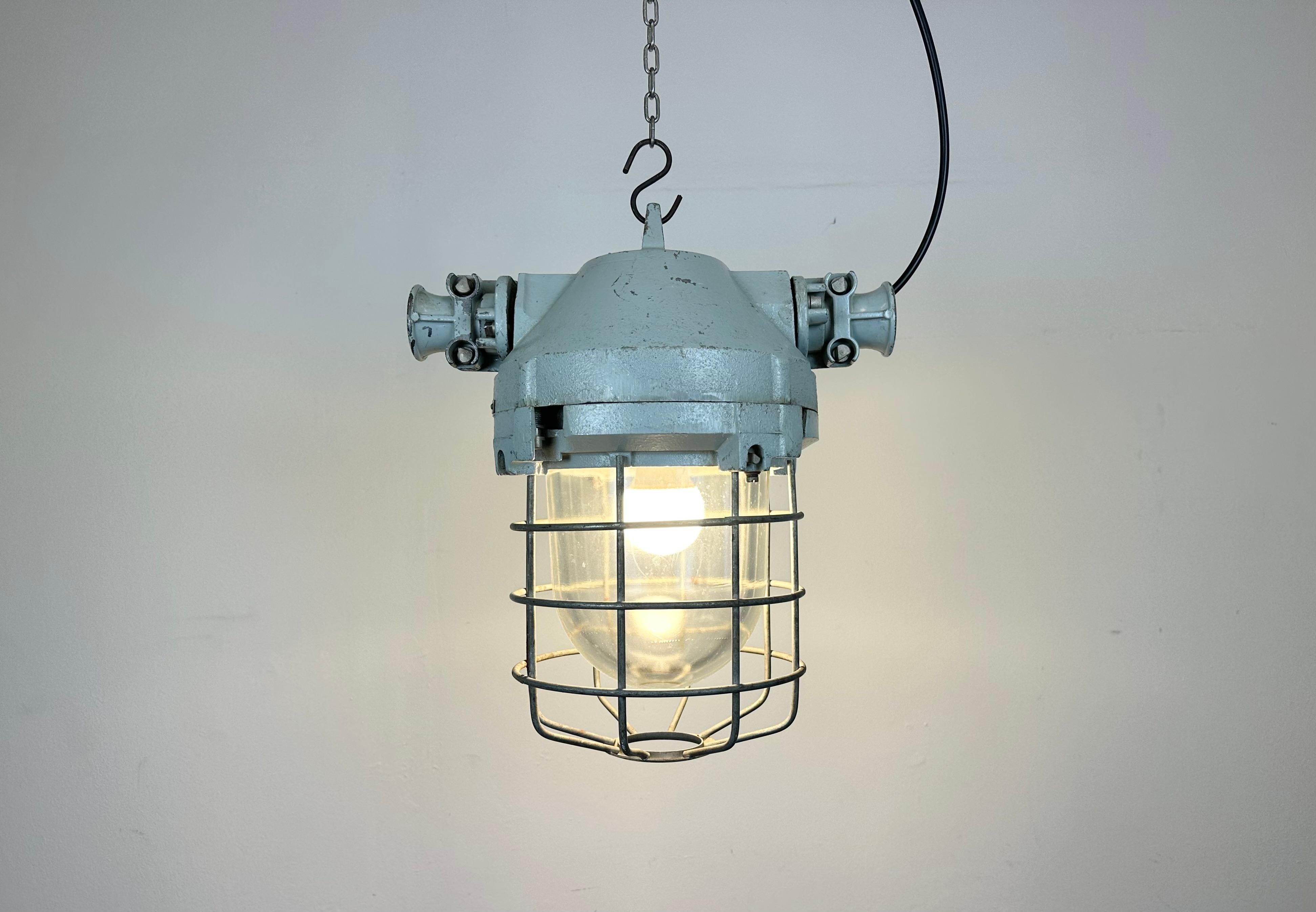 Grey Industrial Bunker Hanging Light with Iron Cage from Elektrosvit, 1970s For Sale 12