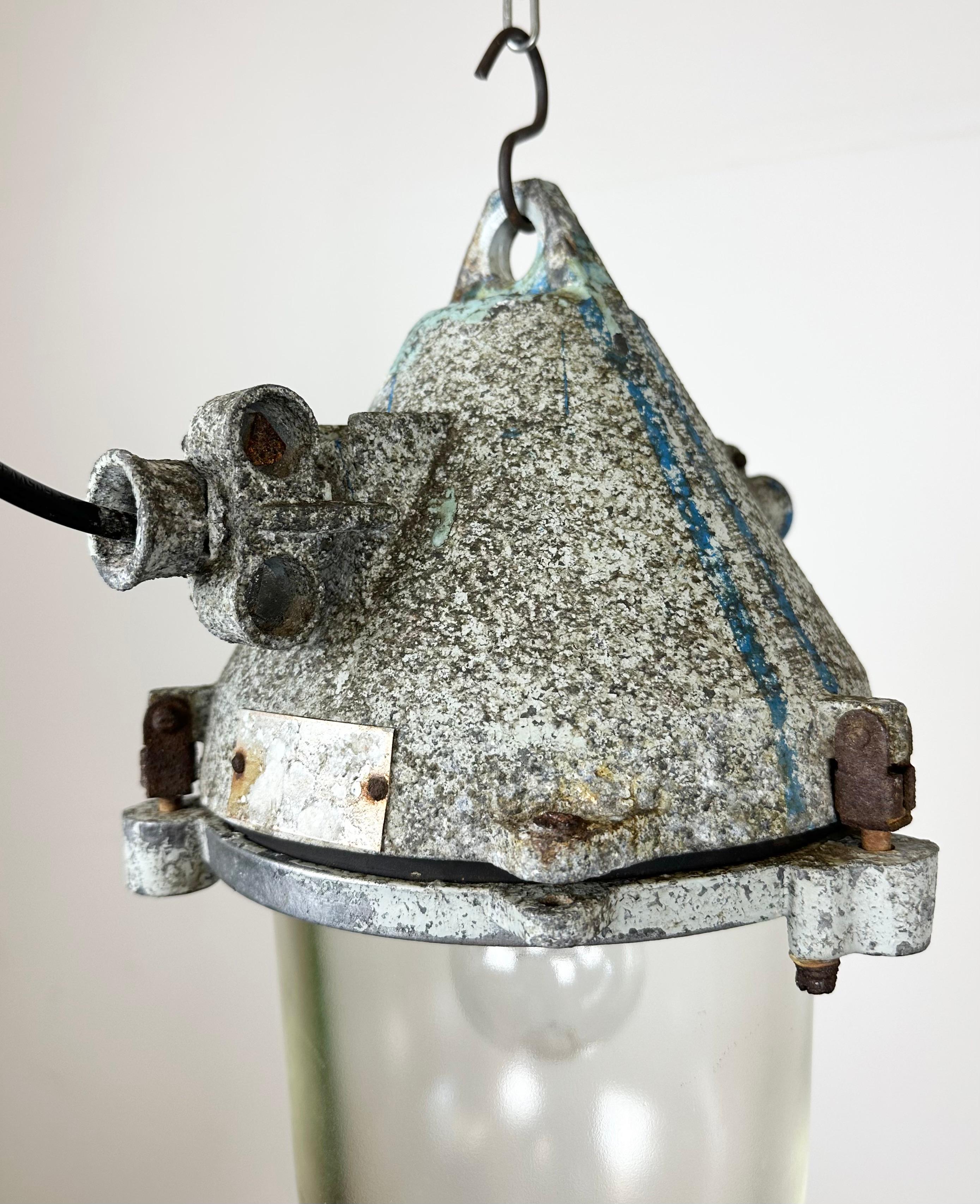 Graue Industrielle Explosion Proof-Lampe aus Aluminiumguss, 1970er Jahre im Angebot 6