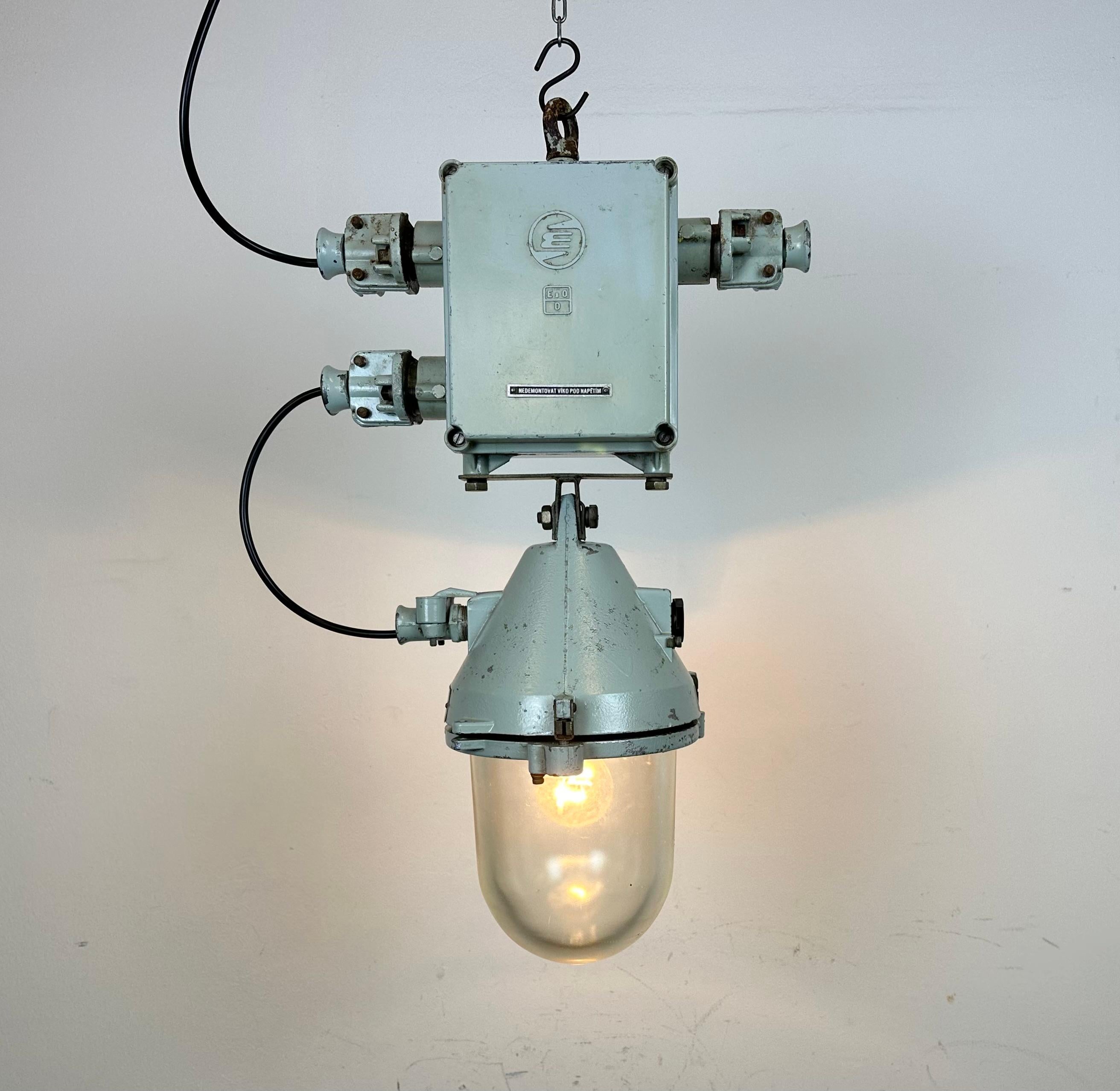 Grey Industrial Cast Aluminium Explosion Proof Lamp, 1970s For Sale 8