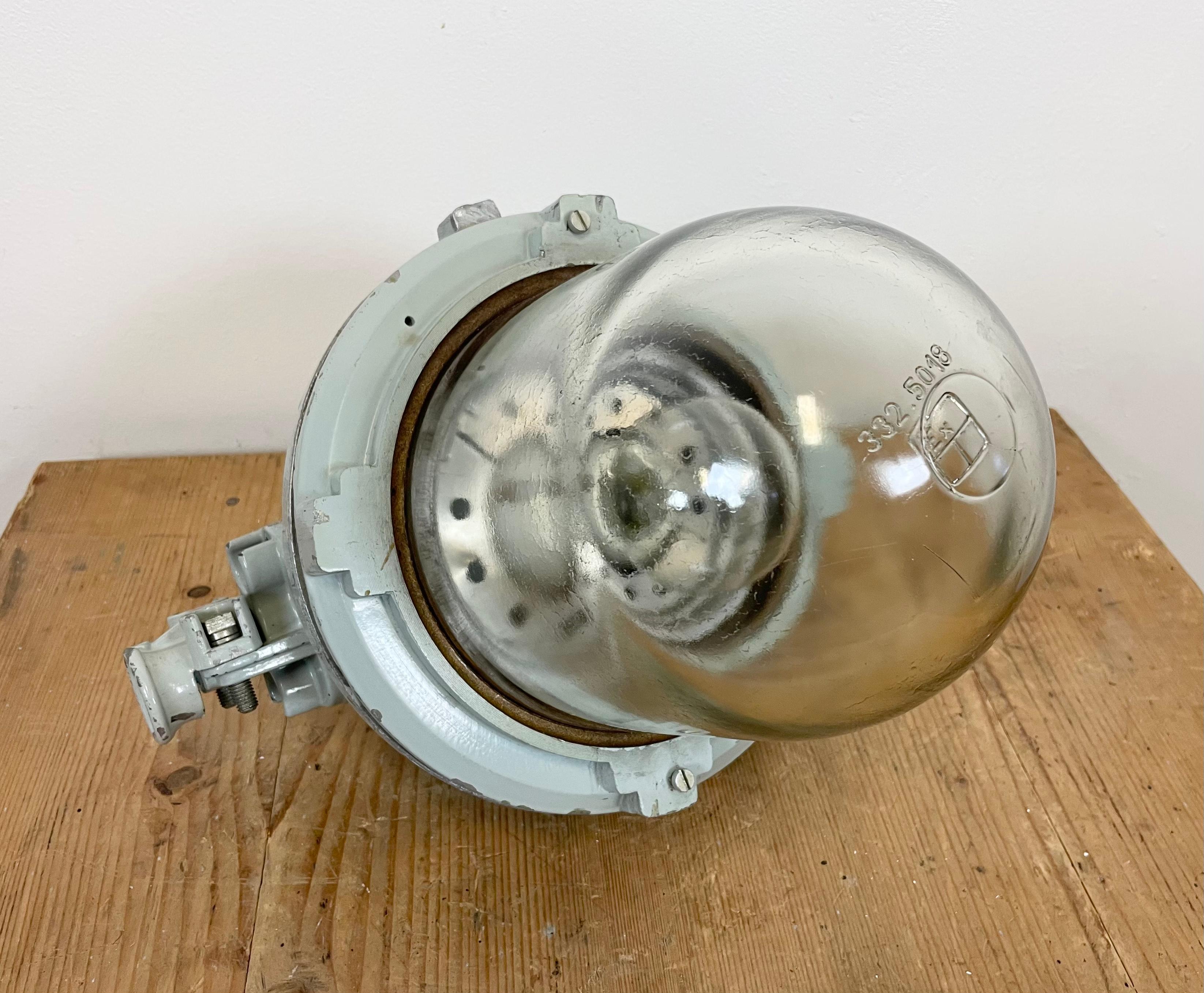 Graue industrielle Explosion Proof-Lampe aus Aluminiumguss, 1970er Jahre im Angebot 8