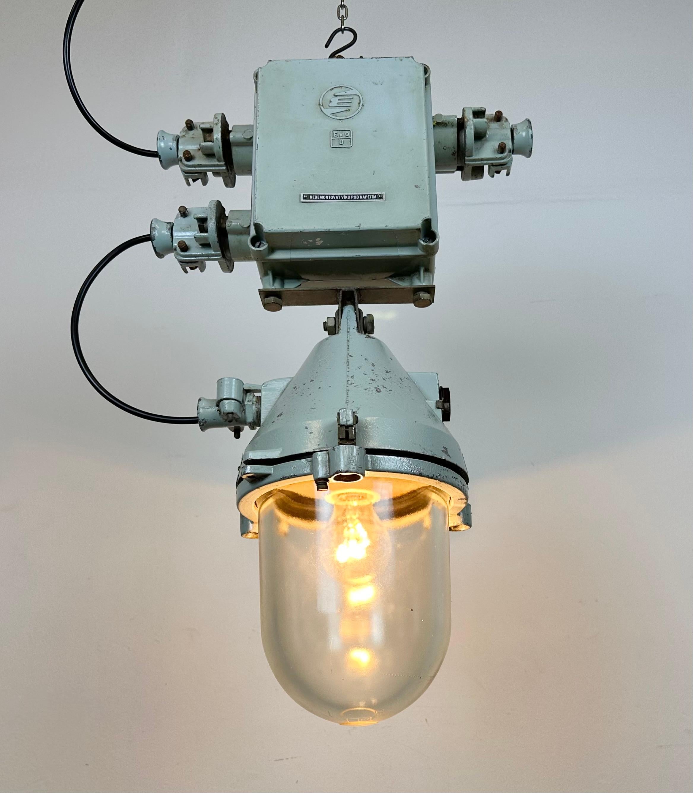 Grey Industrial Cast Aluminium Explosion Proof Lamp, 1970s For Sale 9