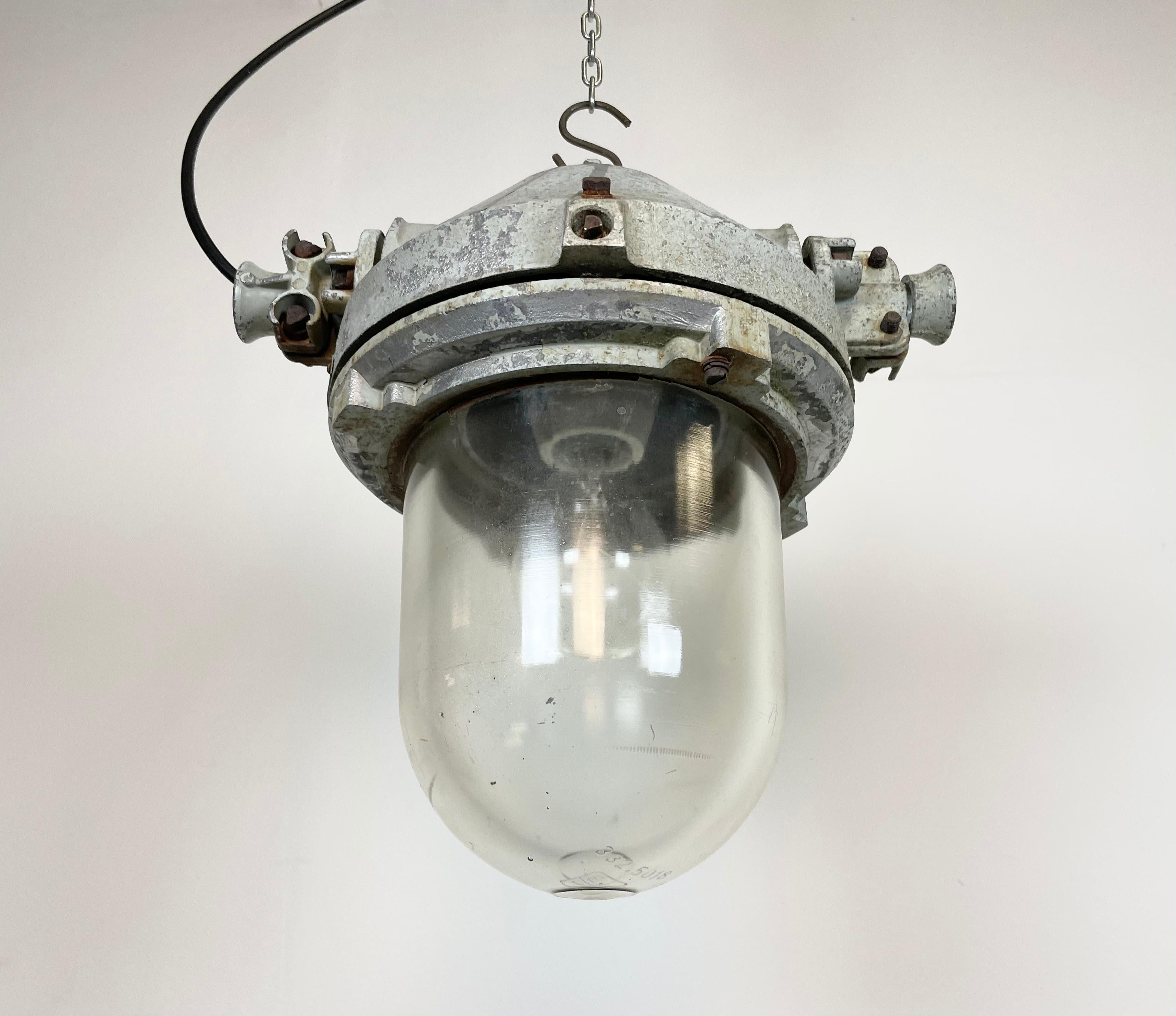 Grey Industrial Cast Aluminum Explosion Proof Lamp, 1970s In Good Condition For Sale In Kojetice, CZ