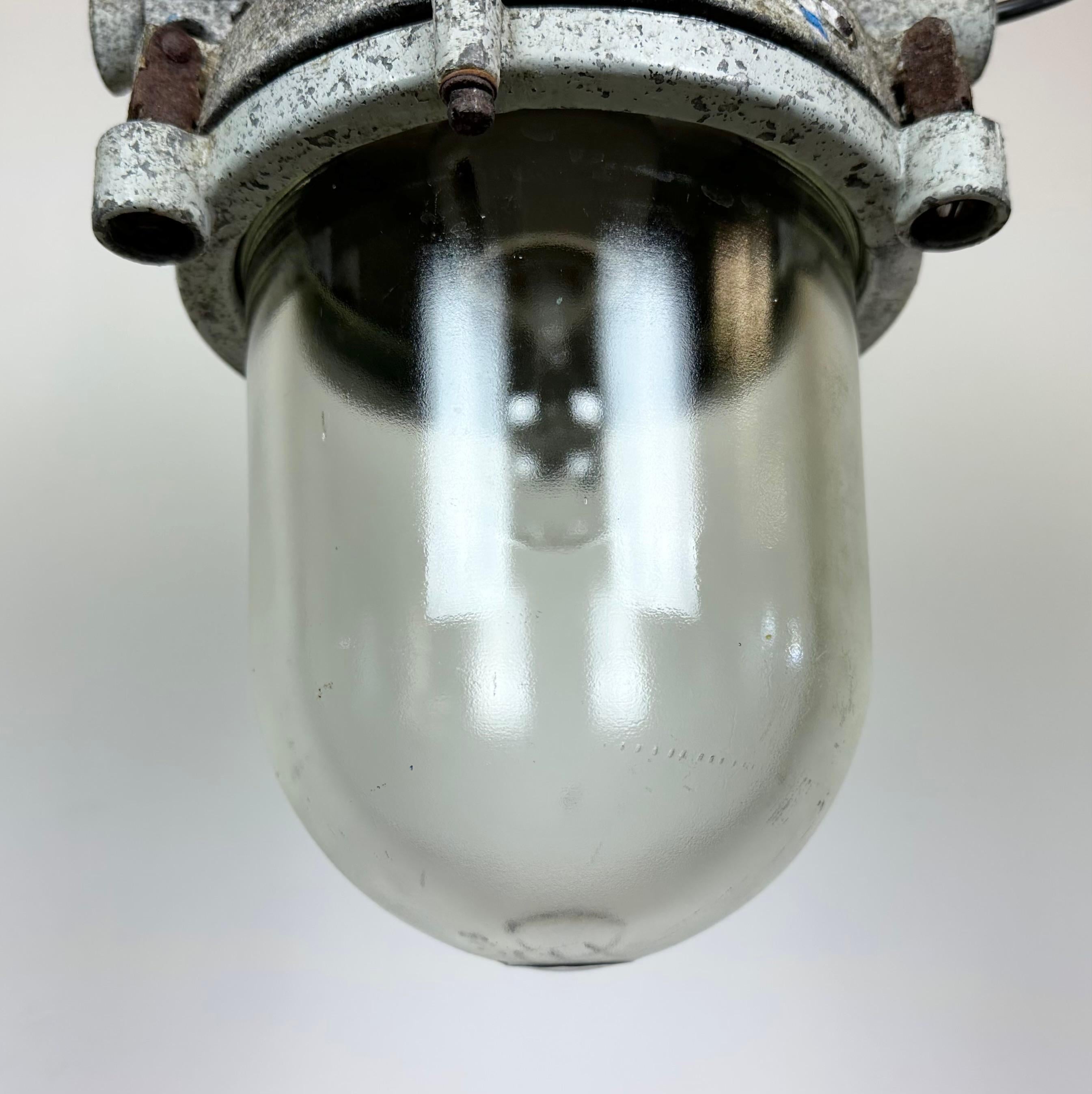 Graue Industrielle Explosion Proof-Lampe aus Aluminiumguss, 1970er Jahre im Zustand „Relativ gut“ im Angebot in Kojetice, CZ