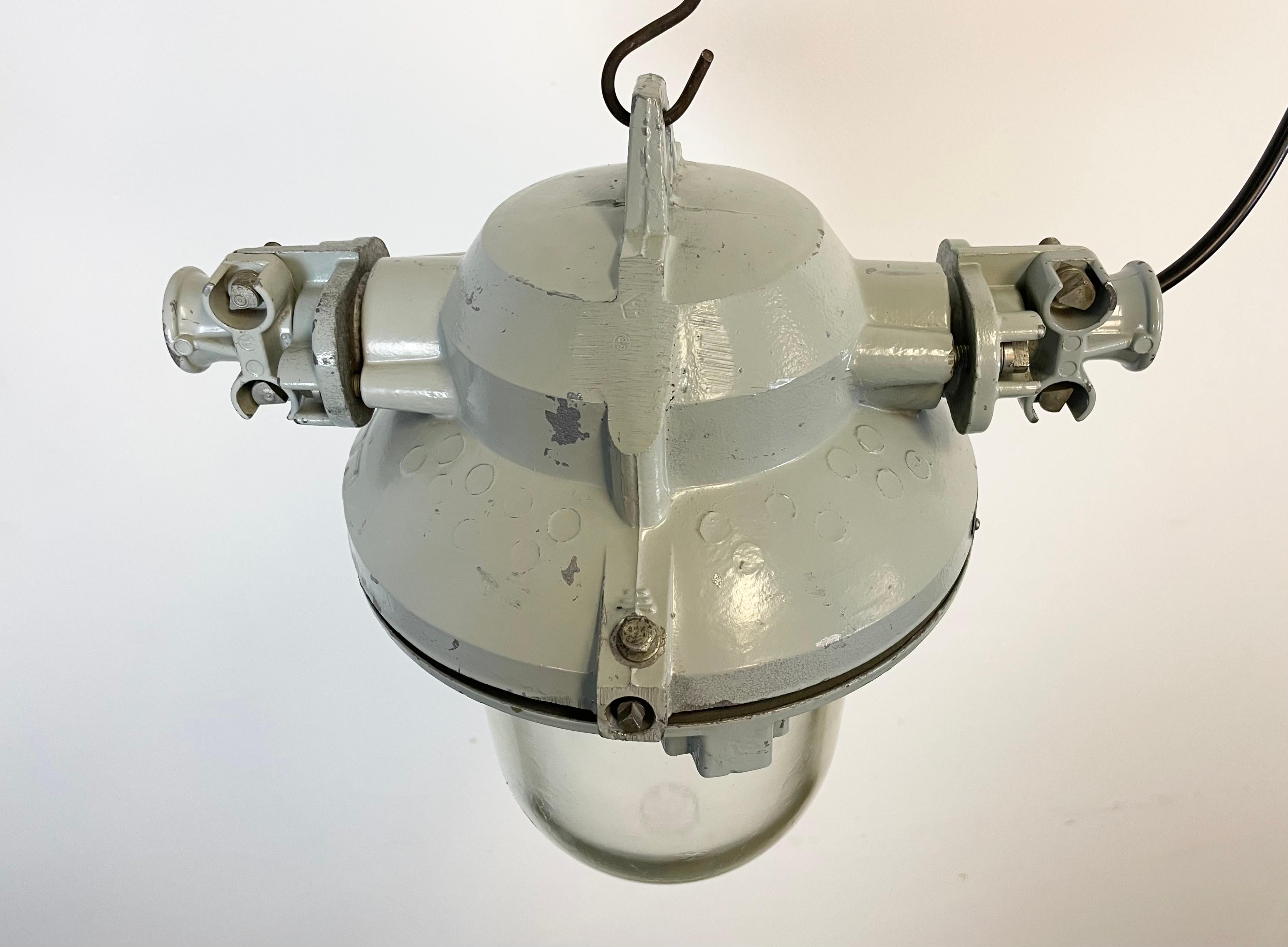 Grey Industrial Cast Aluminium Explosion Proof Lamp, 1970s In Good Condition For Sale In Kojetice, CZ