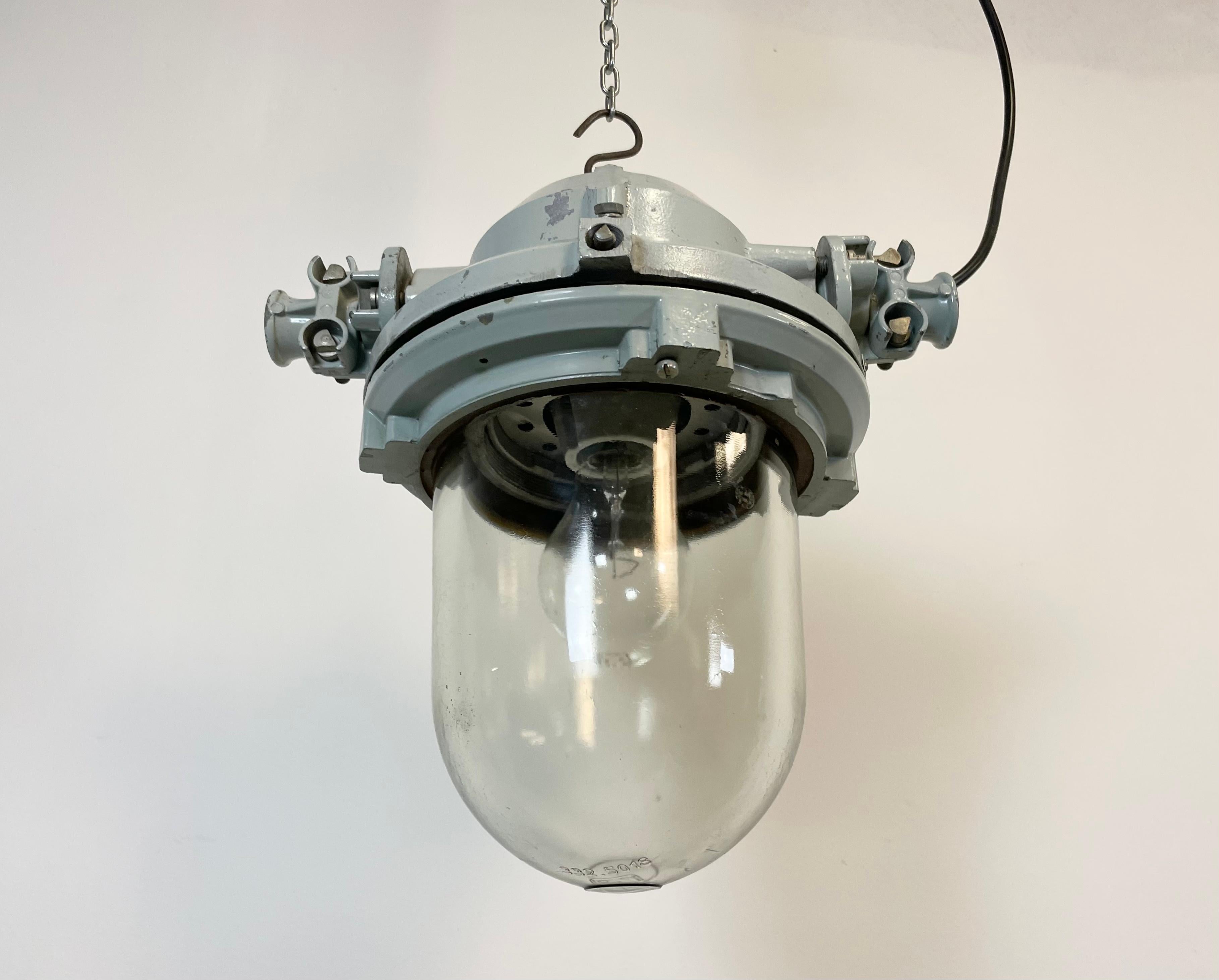 Graue industrielle Explosion Proof-Lampe aus Aluminiumguss, 1970er Jahre im Zustand „Gut“ im Angebot in Kojetice, CZ