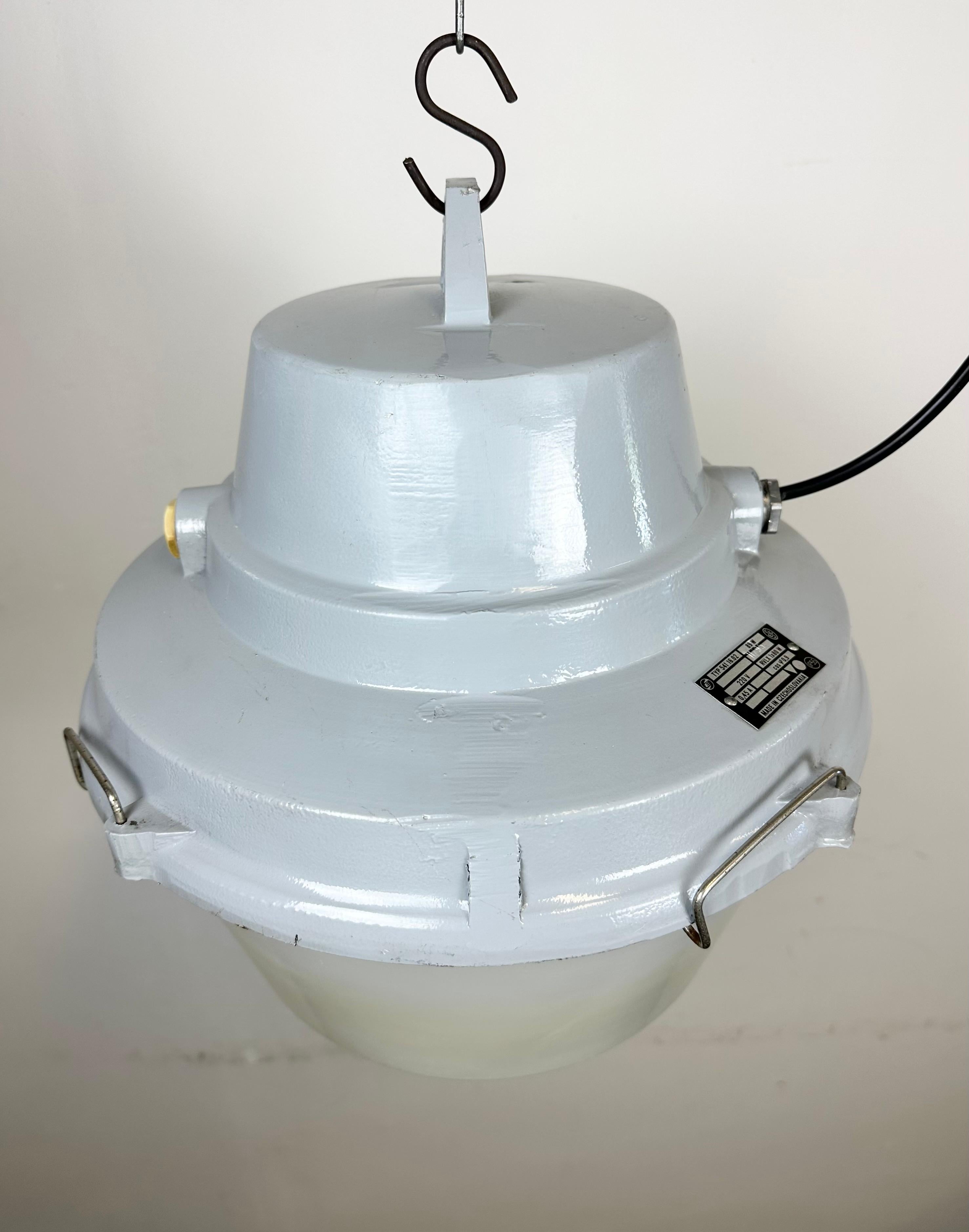 Lampe à suspension industrielle en aluminium coulé gris, années 1980 en vente 3
