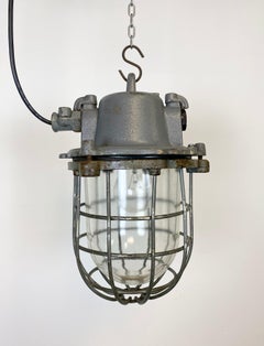 Lámpara colgante industrial de hierro fundido gris, años 60