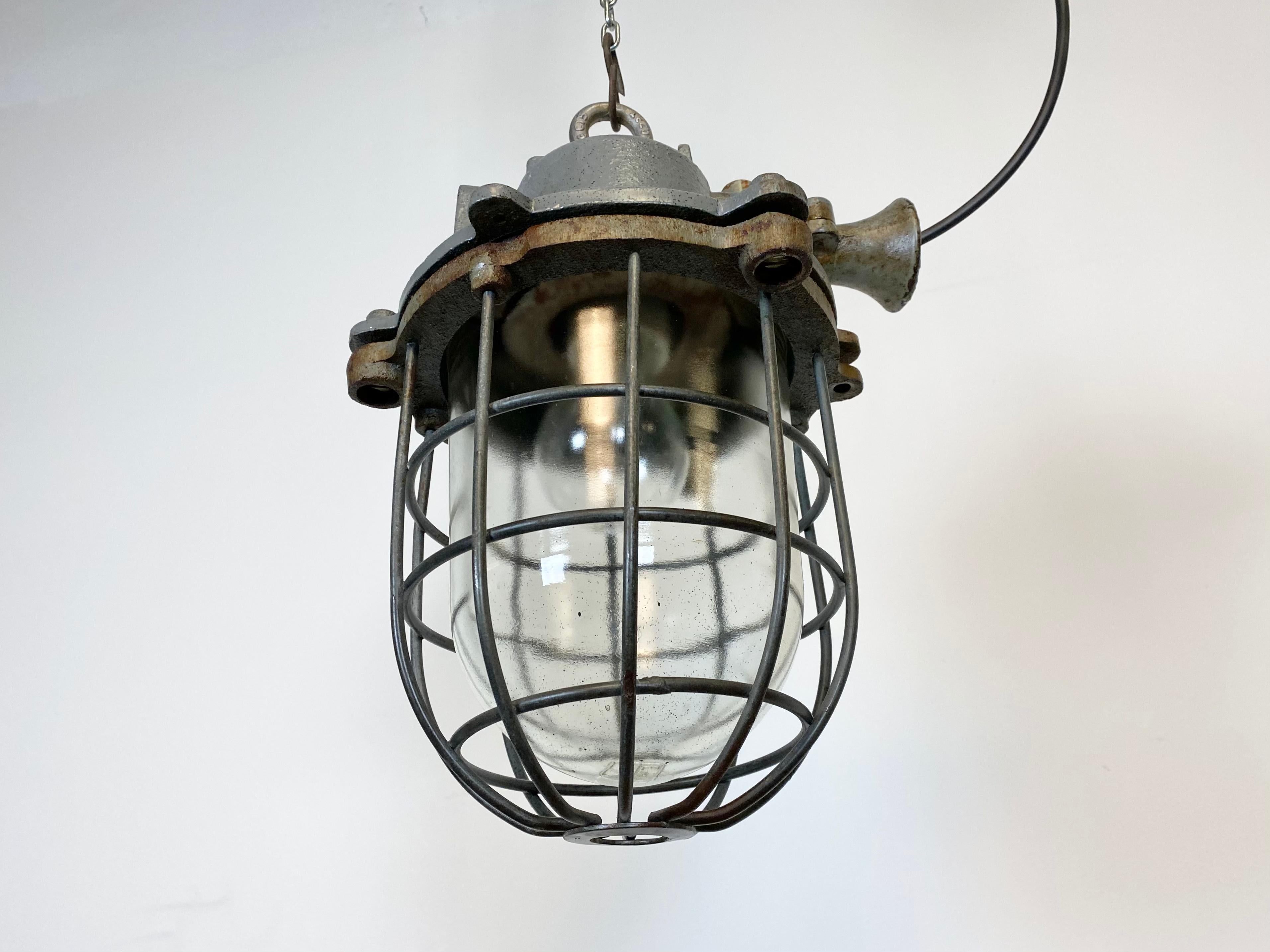Lampe à suspension cage industrielle grise, années 1960 en vente 1