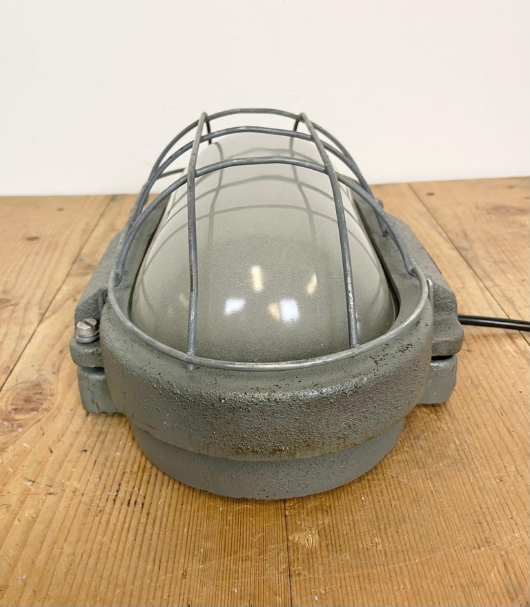 Grey Industrial Cast Iron Wall Light from Elektrosvit, 1960s For Sale 3