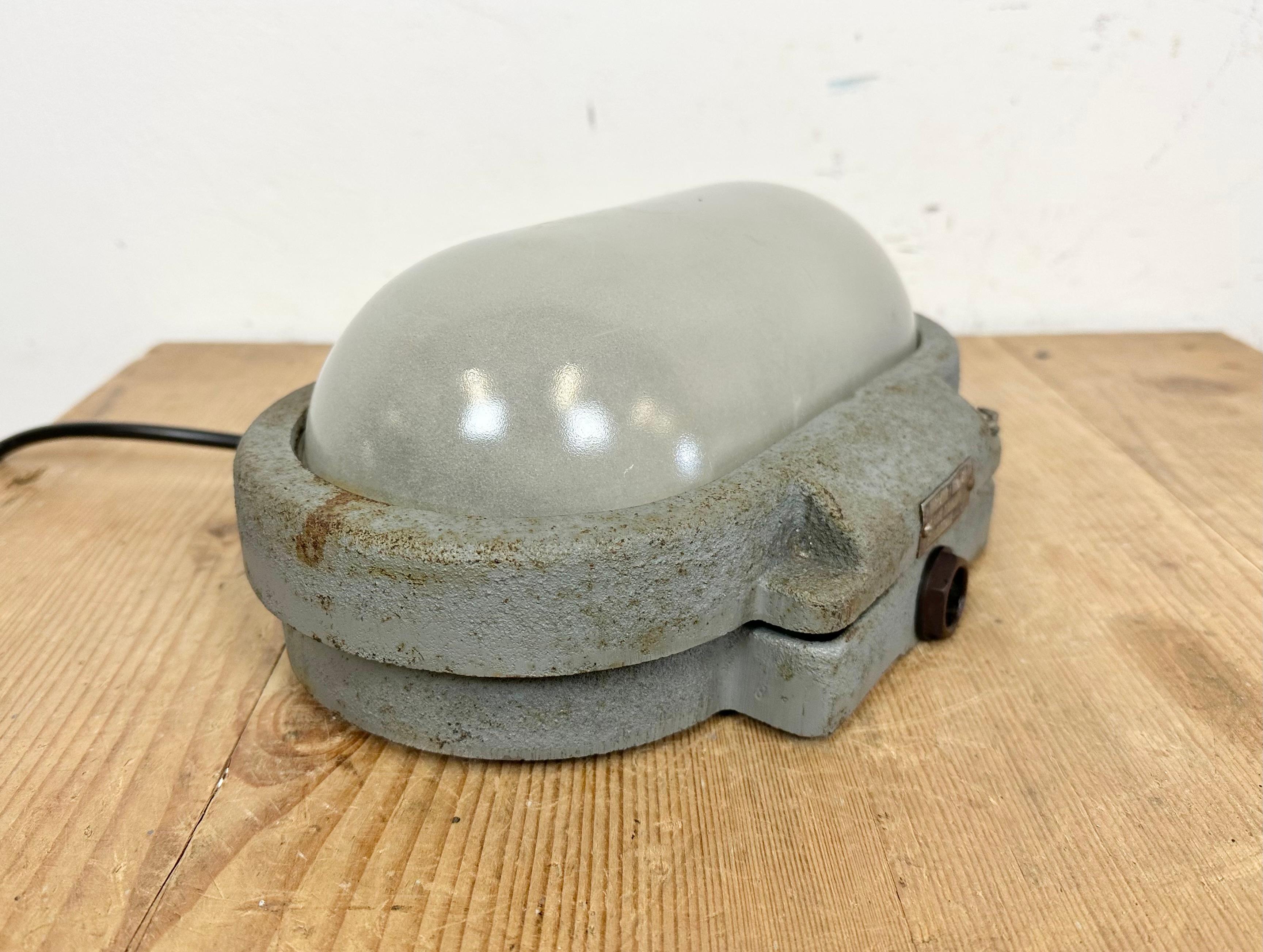 20th Century Grey Industrial Cast Iron Wall Light from Elektrosvit, 1960s For Sale