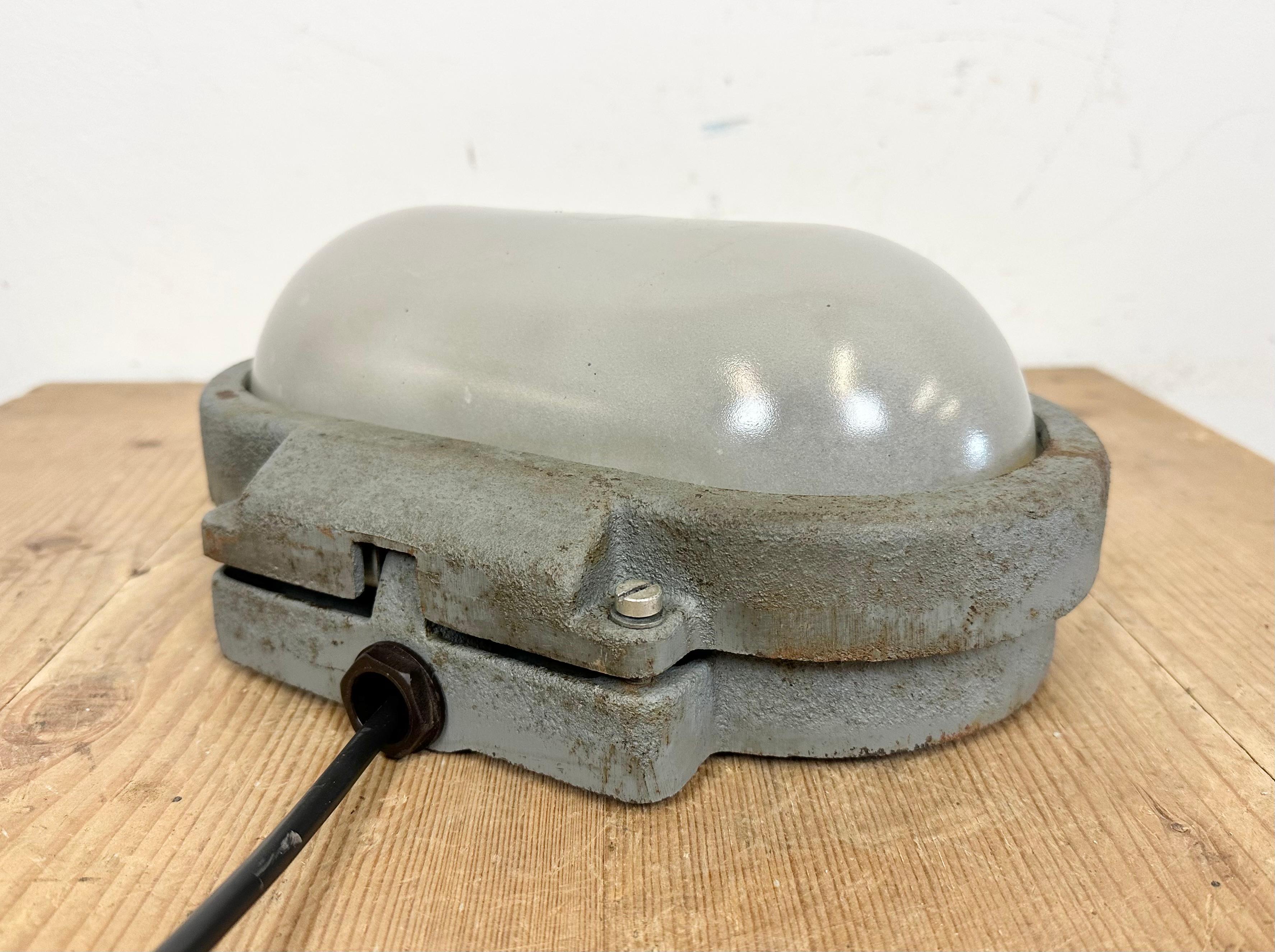 Grey Industrial Cast Iron Wall Light from Elektrosvit, 1960s For Sale 1