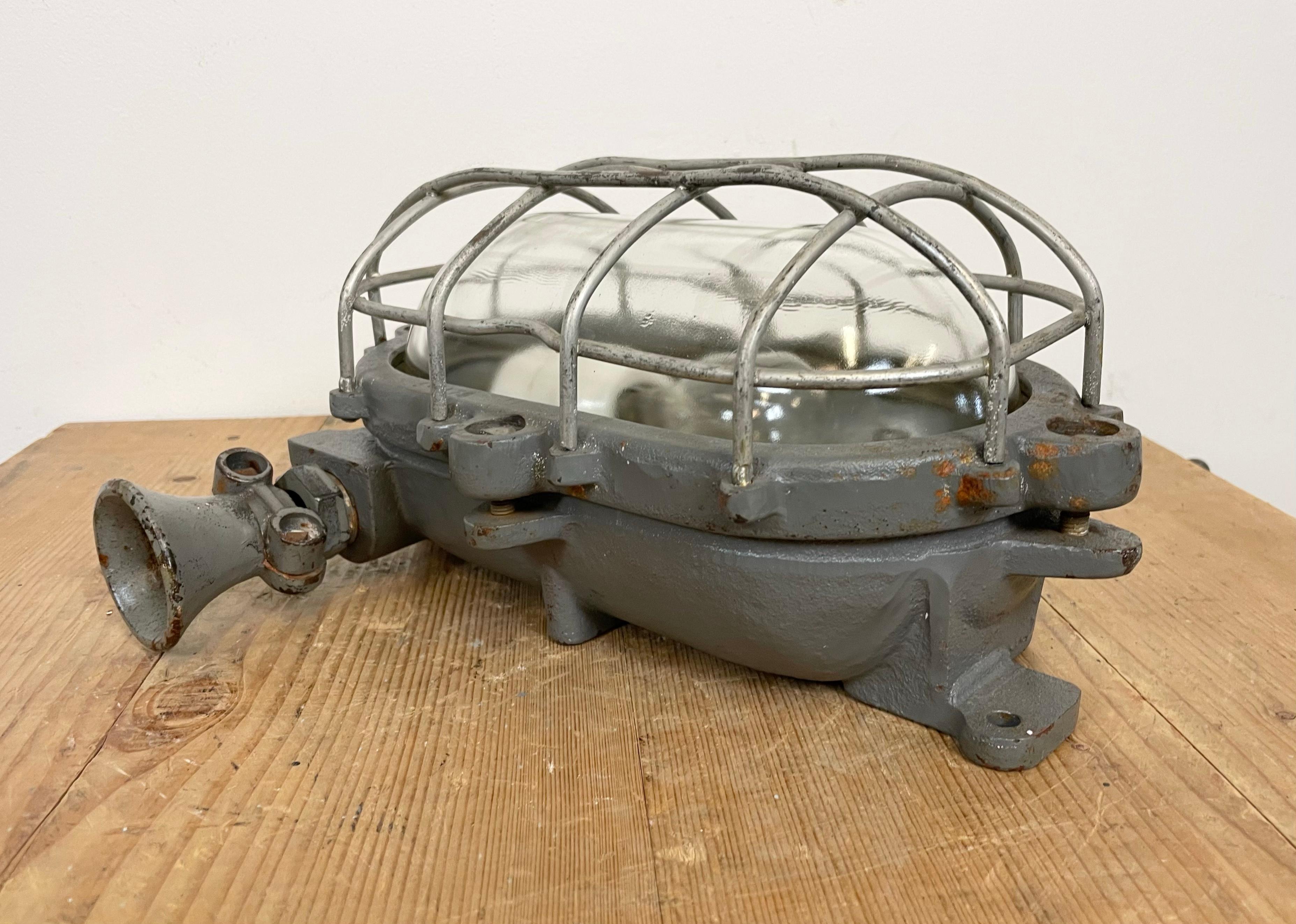 Grey Industrial Cast Iron Wall Light from Elektrosvit, 1960s For Sale 1