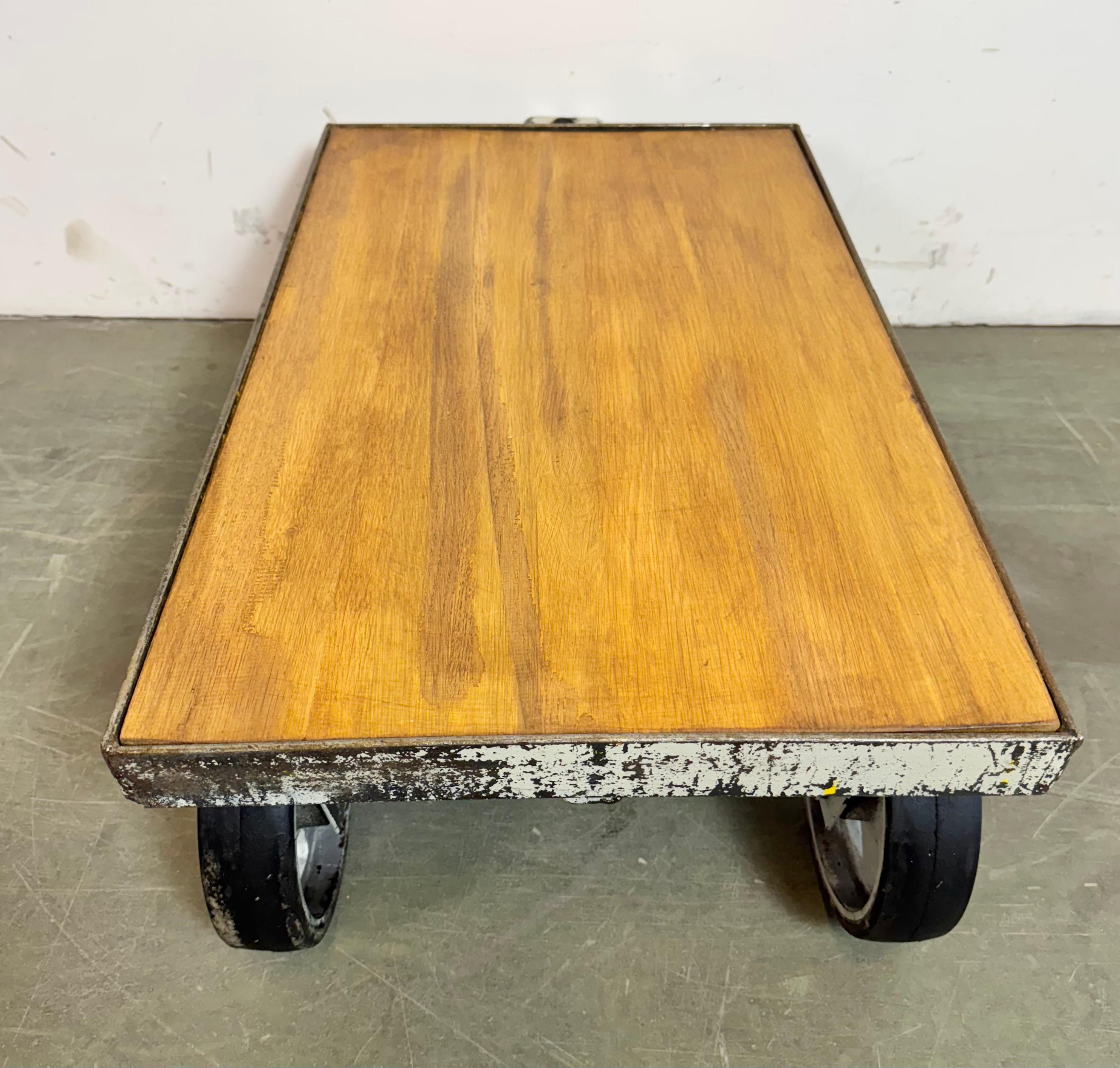 Grey Industrial Coffee Table Cart, 1960s For Sale 8