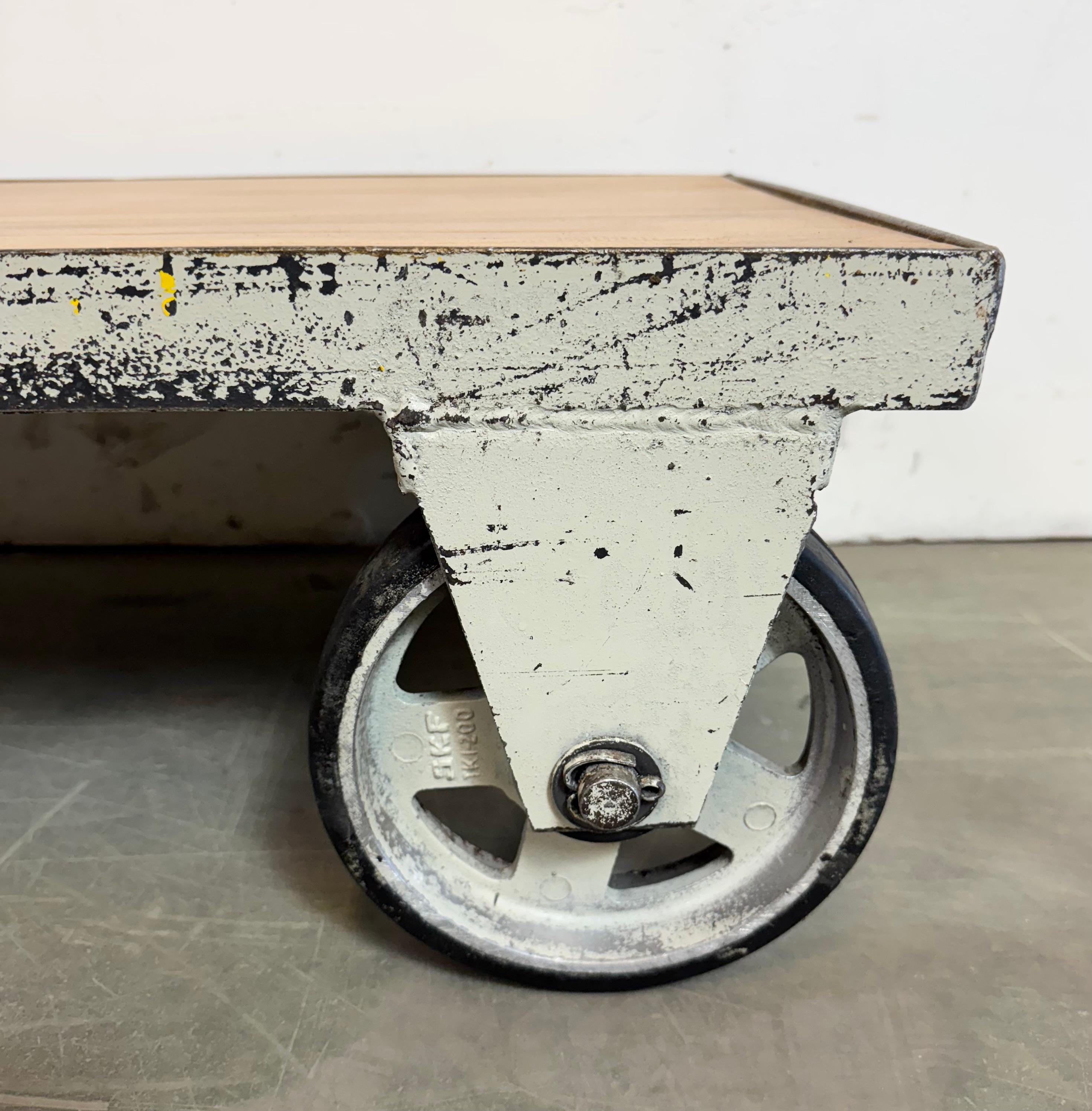 Grey Industrial Coffee Table Cart, 1960s For Sale 2