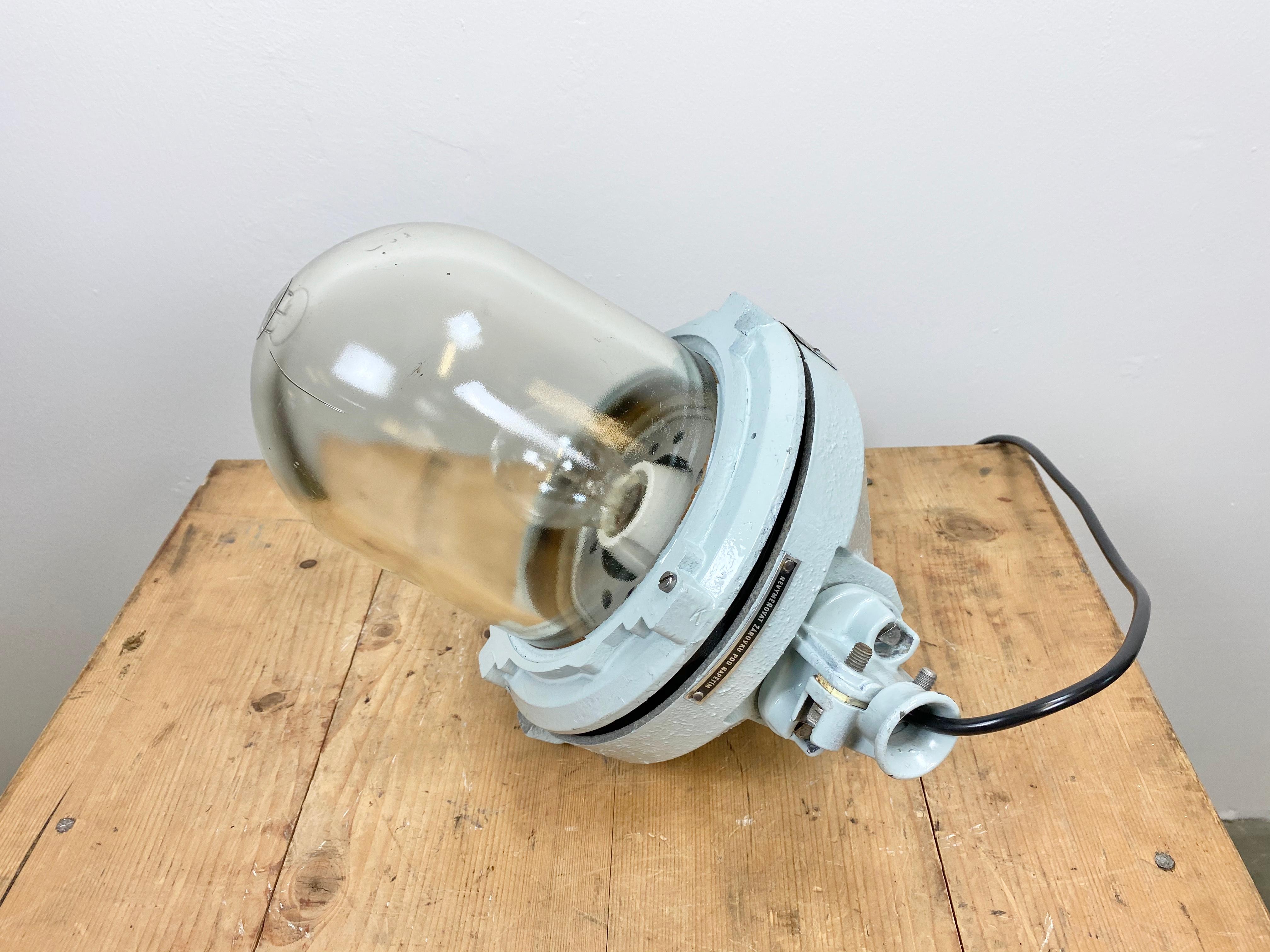 Lampe d'exposition industrielle grise, 1970 en vente 1