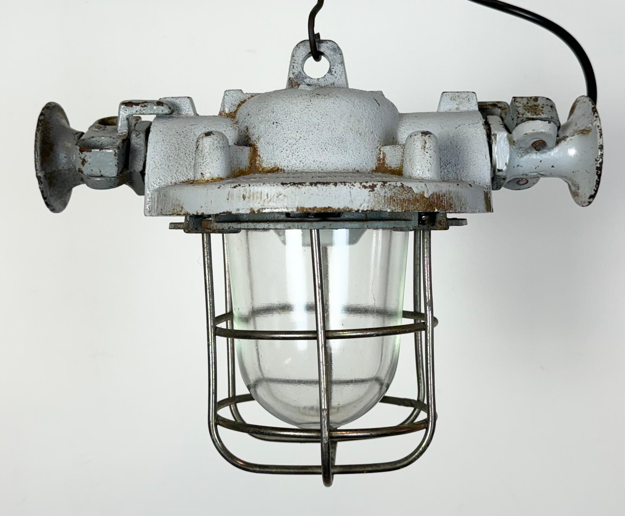 Lámpara industrial gris a prueba de explosiones, años 1980 Industrial en venta