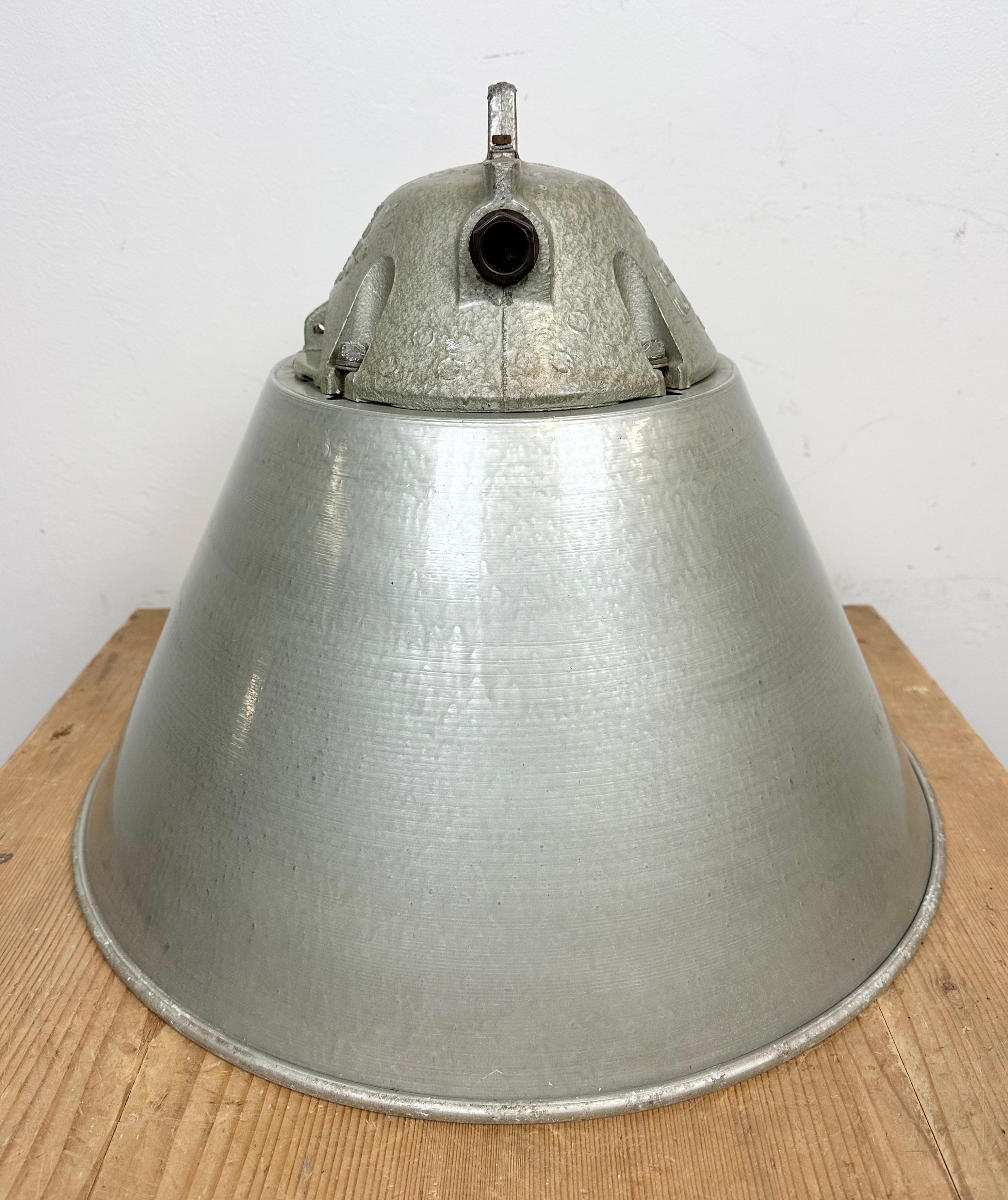 Grey Industrial Explosion Proof Lamp with Aluminum Shade from Zaos, 1970s For Sale 9