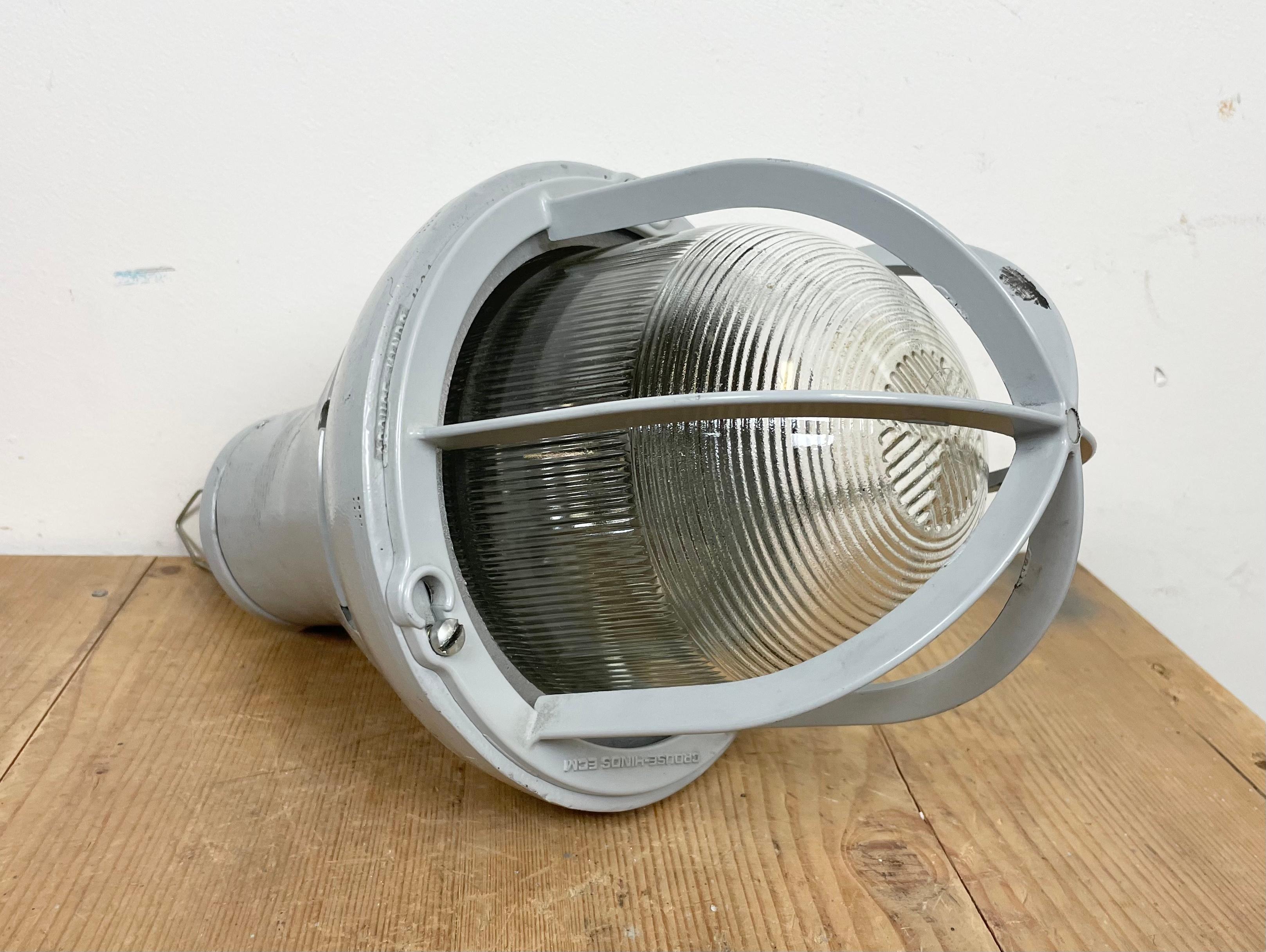 Grey Industrial Explosion Proof Light from Crouse-Hinds, 1970s For Sale 9