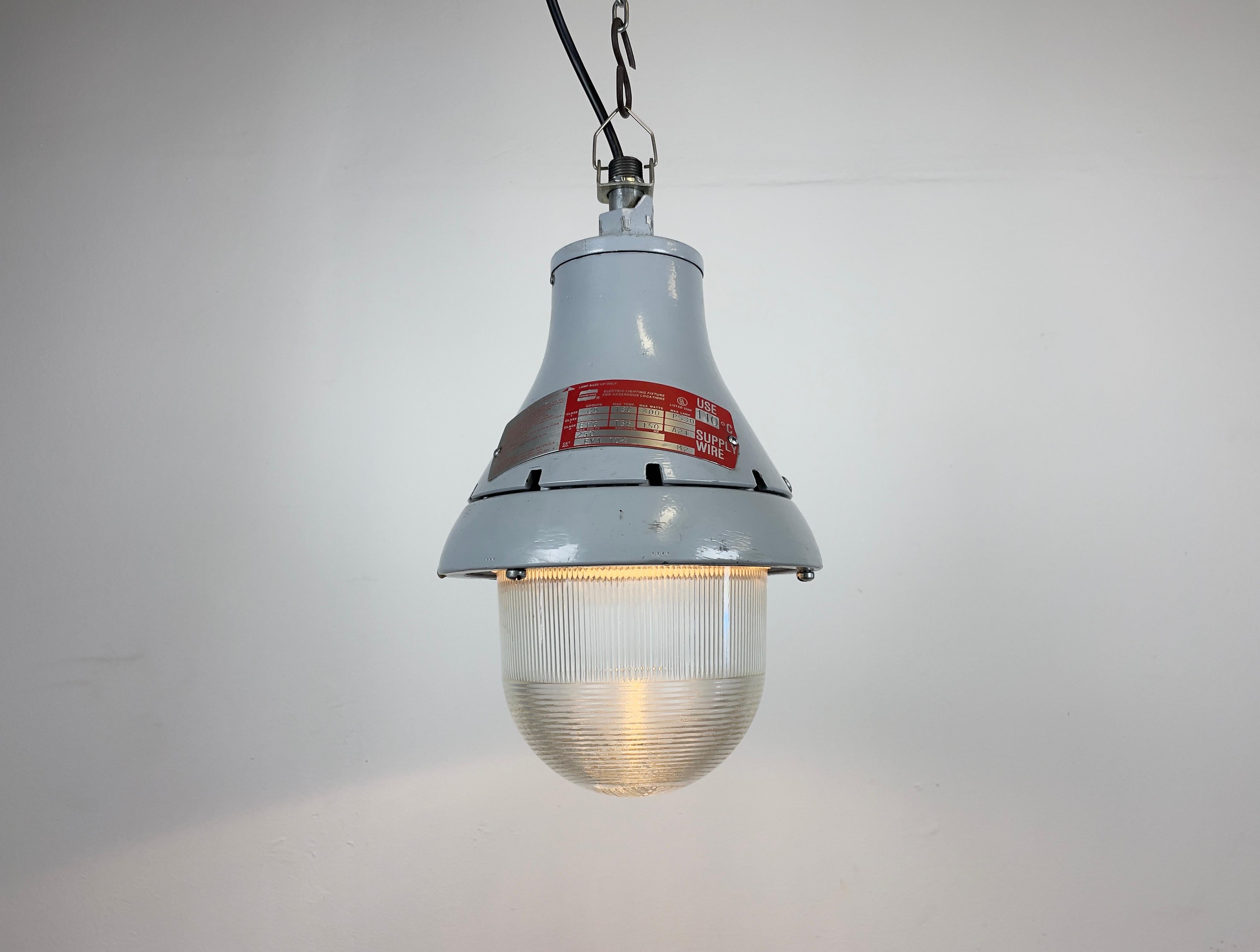 Aluminum Grey Industrial Explosion Proof Light from Crouse-Hinds, 1970s For Sale
