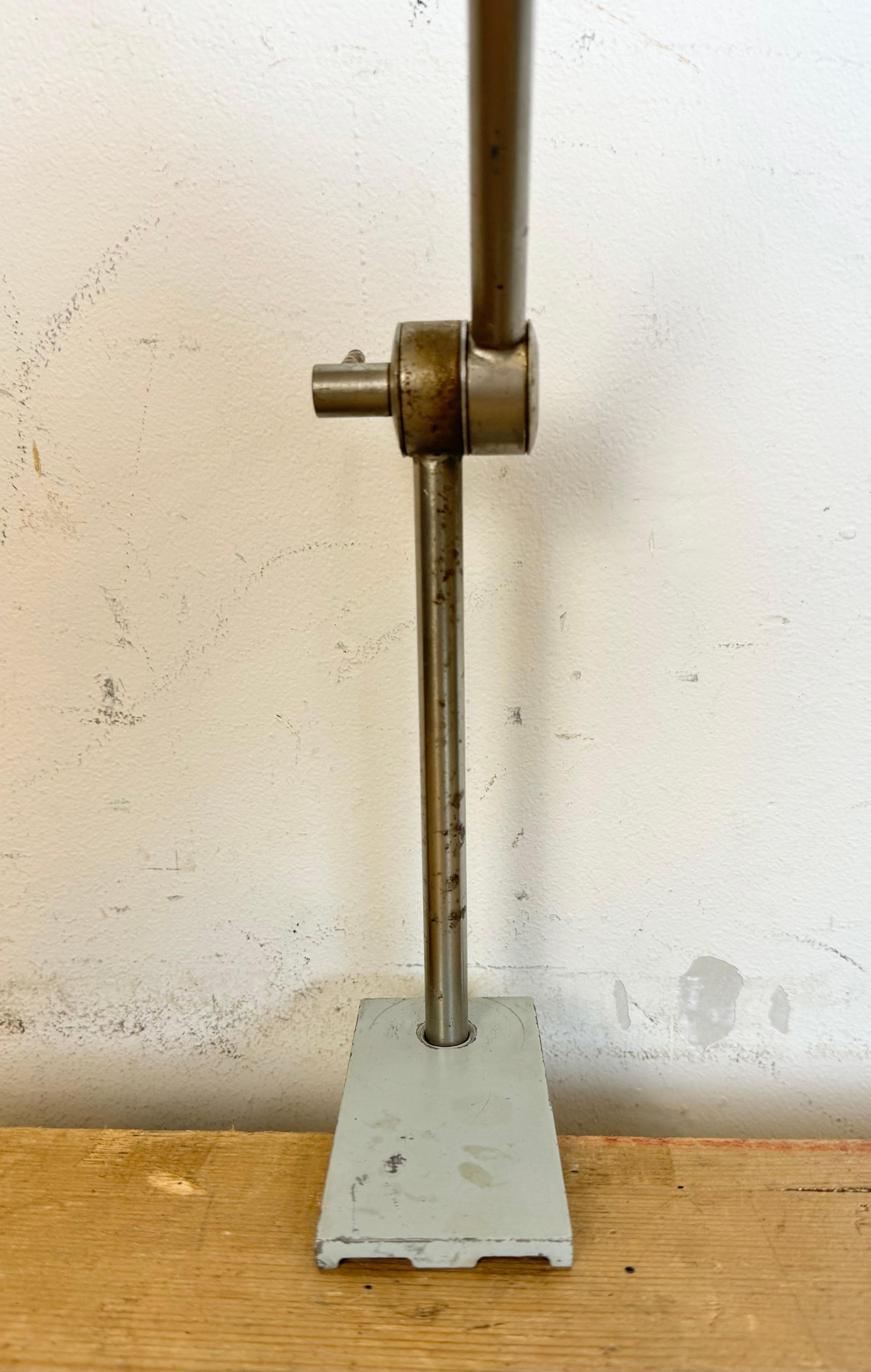 Lampe de bureau d'usine industrielle grise de Elektrosvit, 1970 en vente 5