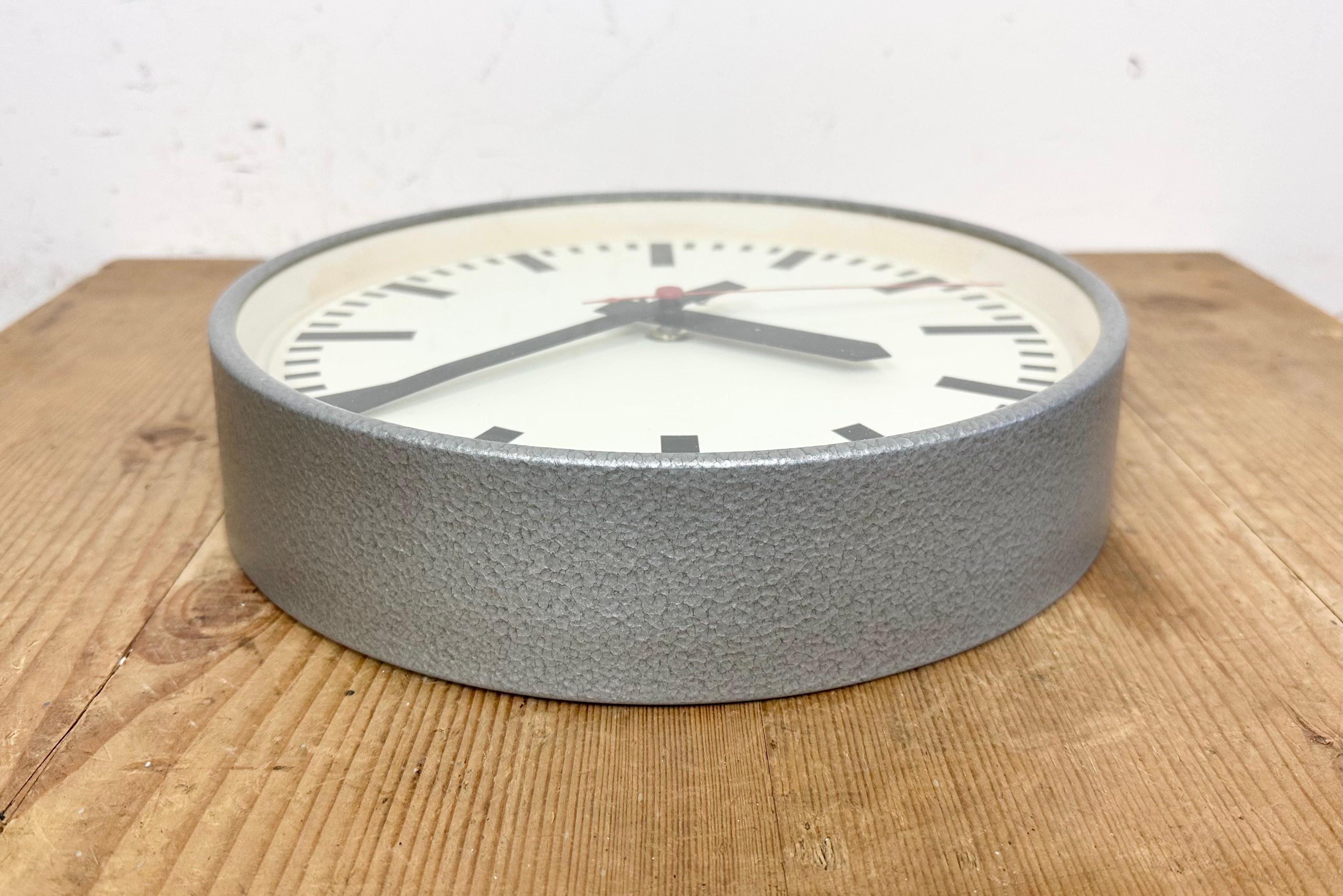 Grey Industrial Factory Wall Clock from AEG, 1960s For Sale 6