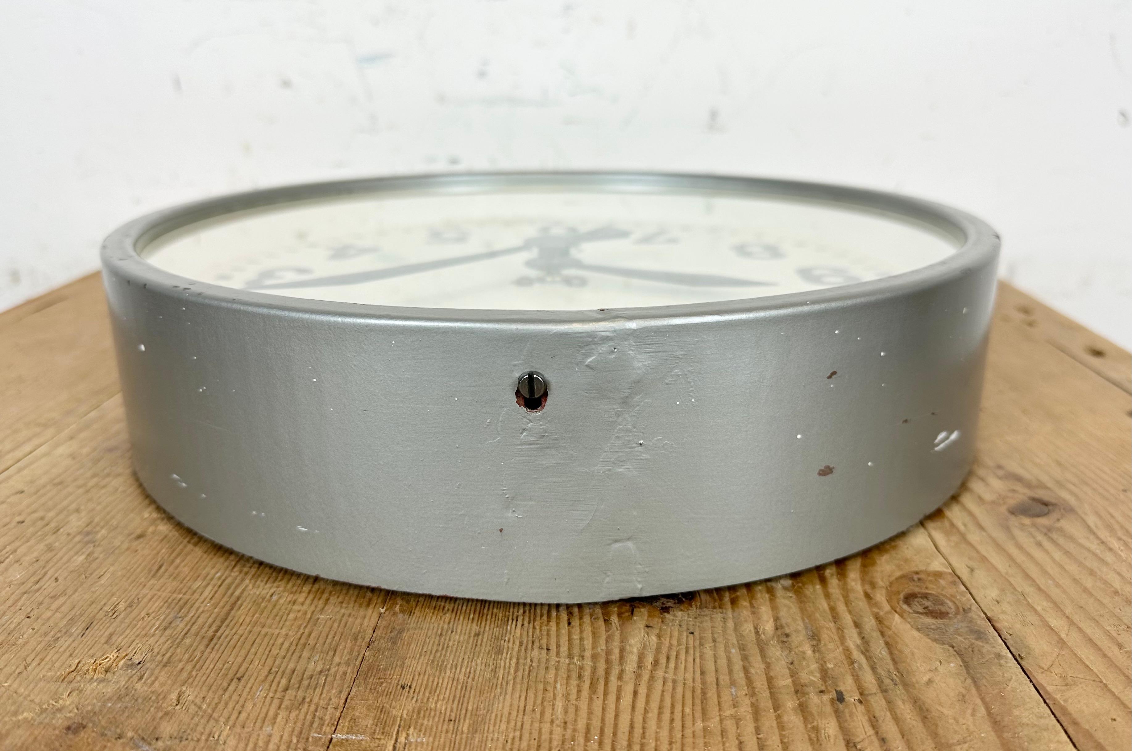 Grey Industrial Factory Wall Clock From Chronotechna, 1950s For Sale 6