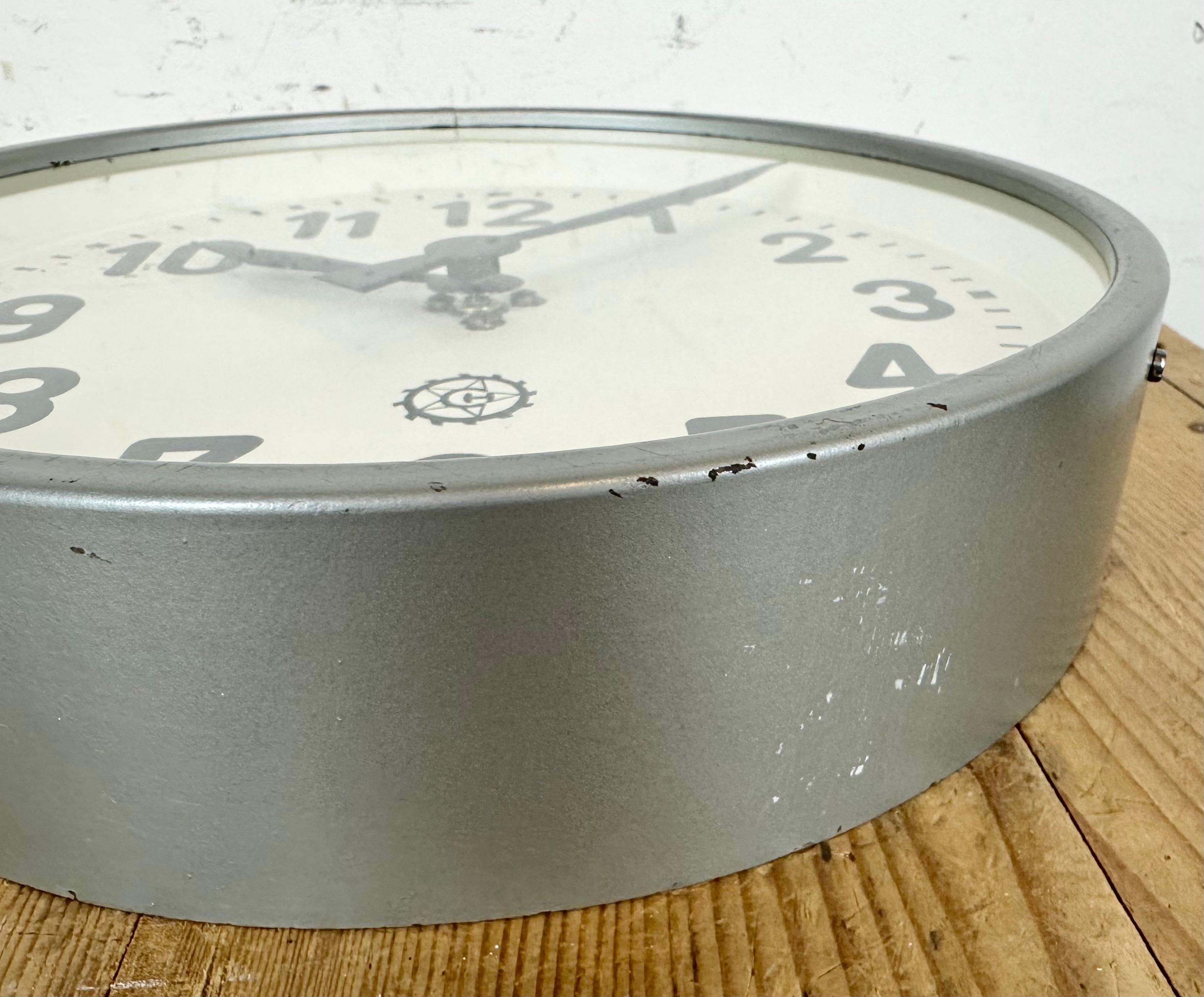 Grey Industrial Factory Wall Clock From Chronotechna, 1950s For Sale 8
