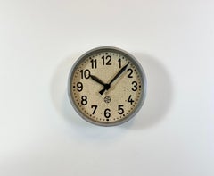 Graue Industrielle Fabrik-Wanduhr aus Chronotechna, 1950er Jahre