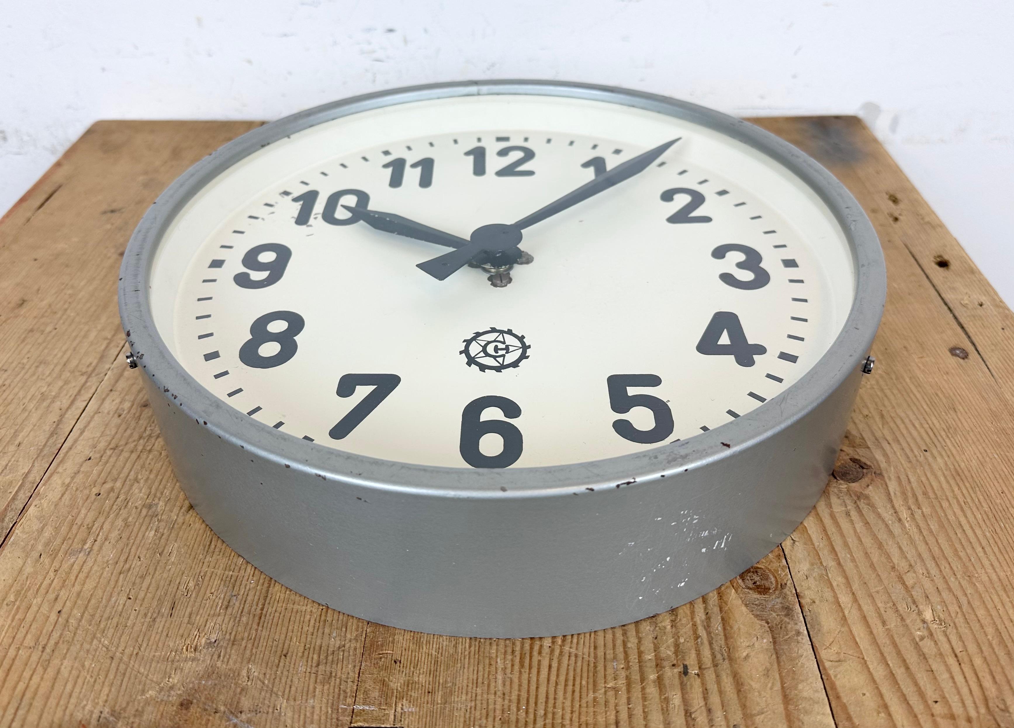 Grey Industrial Factory Wall Clock From Chronotechna, 1950s For Sale 2