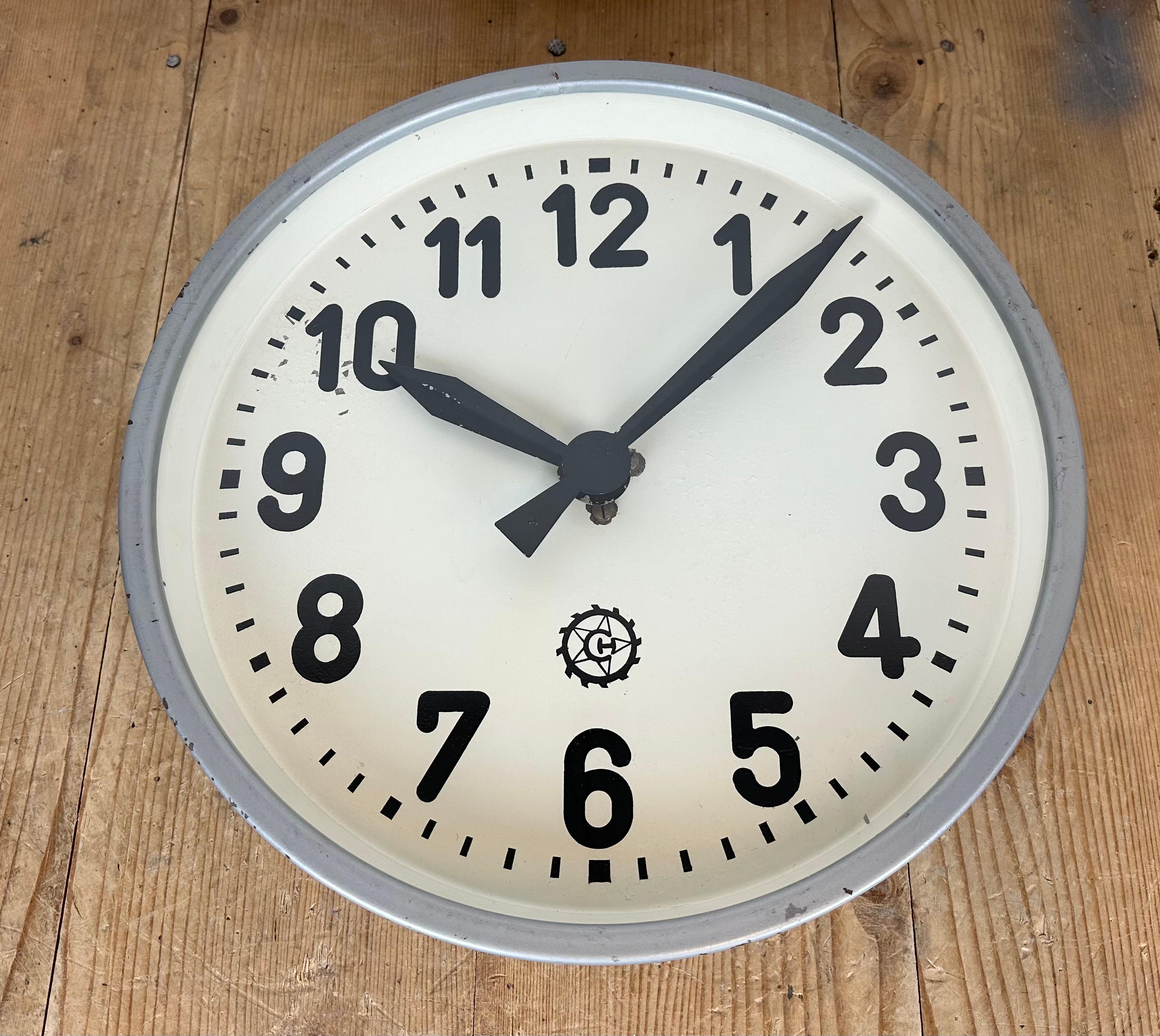 Grey Industrial Factory Wall Clock From Chronotechna, 1950s For Sale 3