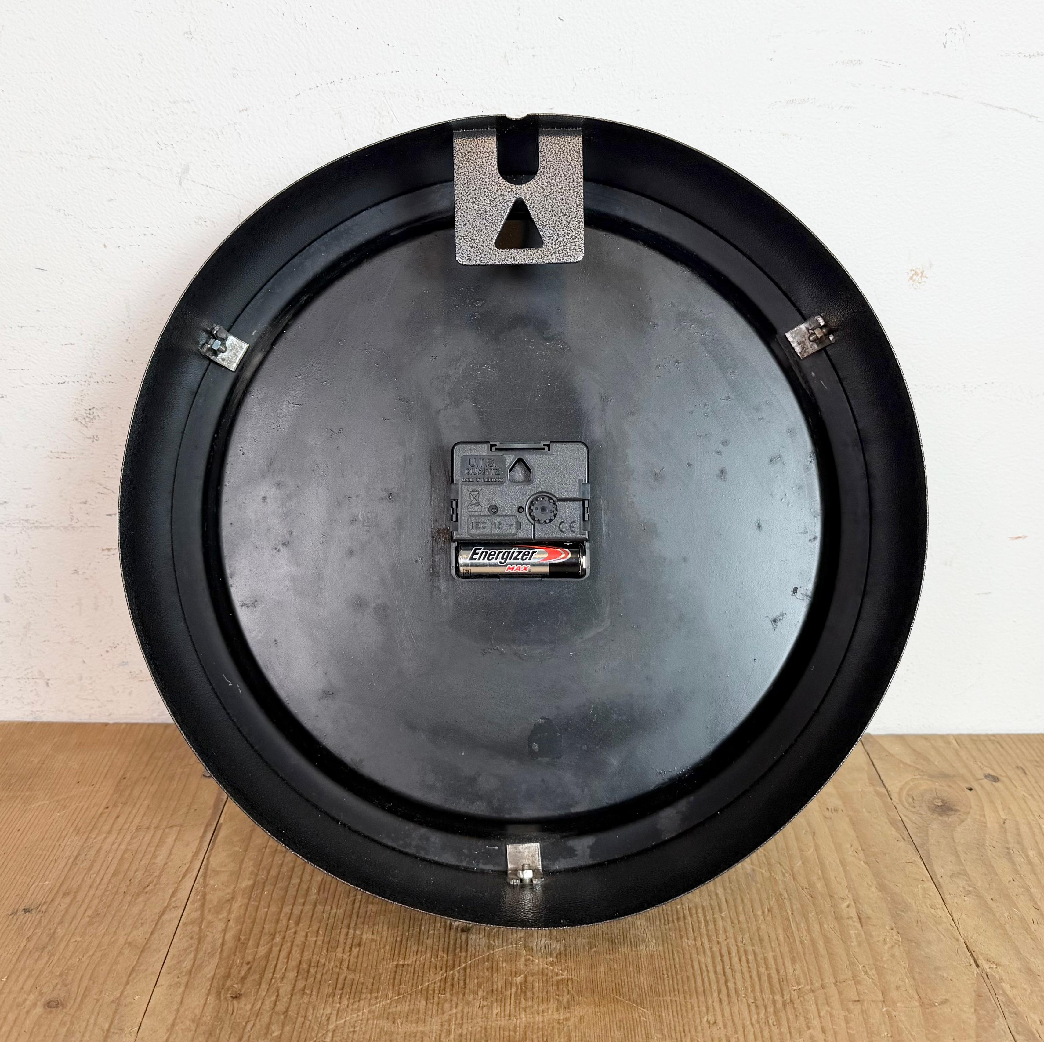 Grey Industrial Factory Wall Clock from Elfema, 1960s im Angebot 8