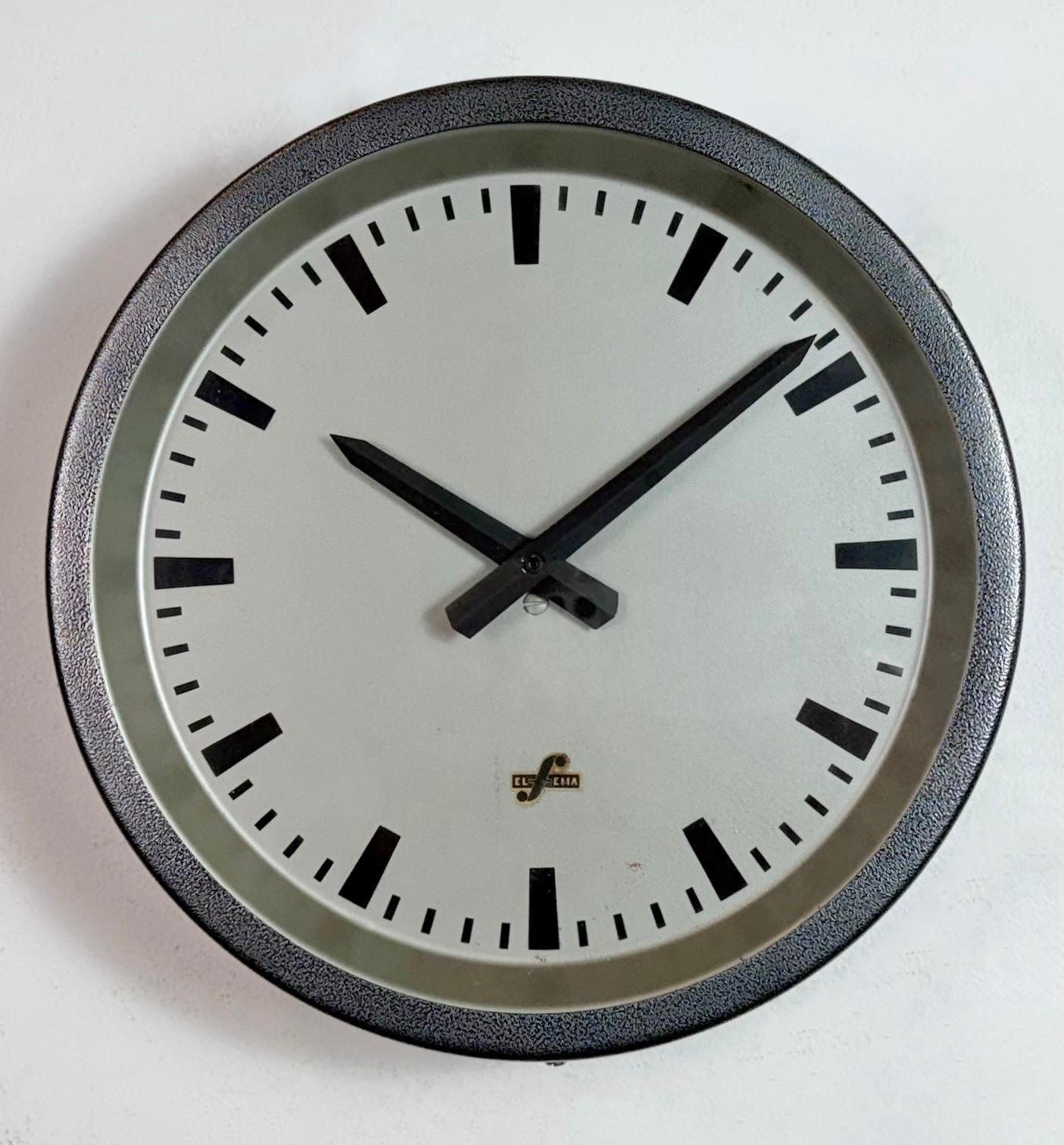 Grey Industrial Factory Wall Clock from Elfema, 1960s (Industriell) im Angebot