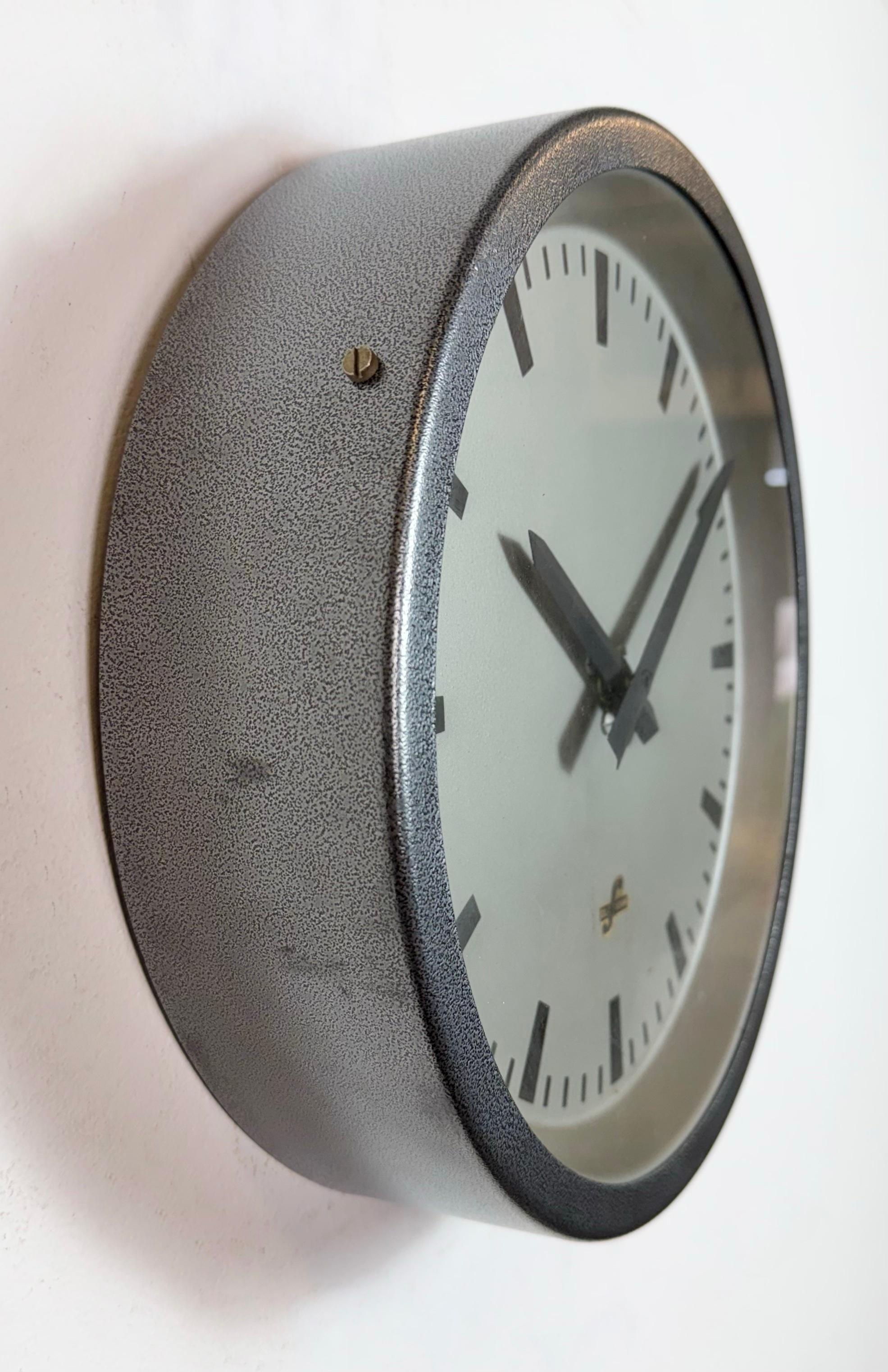 Grey Industrial Factory Wall Clock from Elfema, 1960s im Zustand „Gut“ im Angebot in Kojetice, CZ