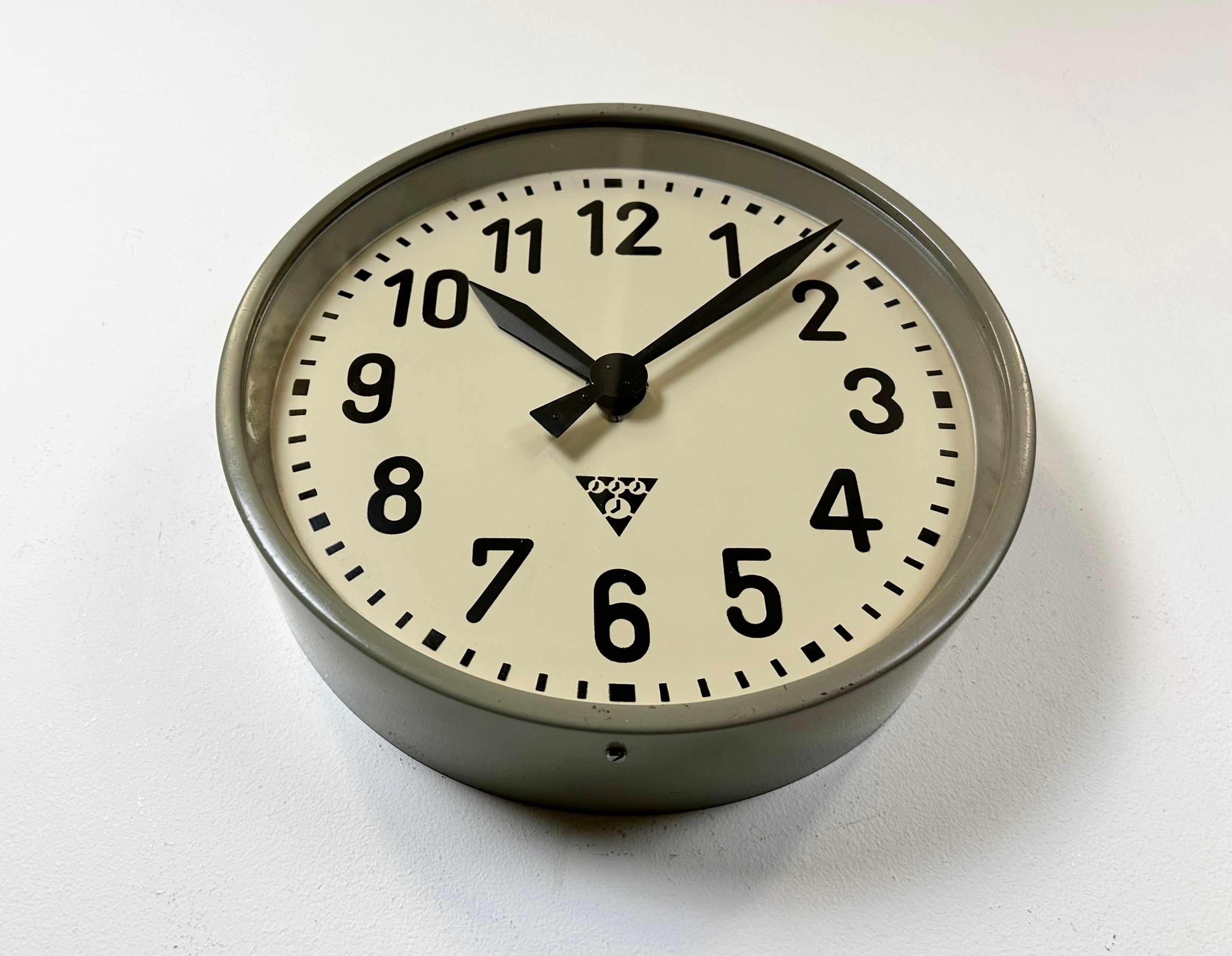 Grey Industrial Factory Wall Clock from Pragotron, 1950s For Sale 1