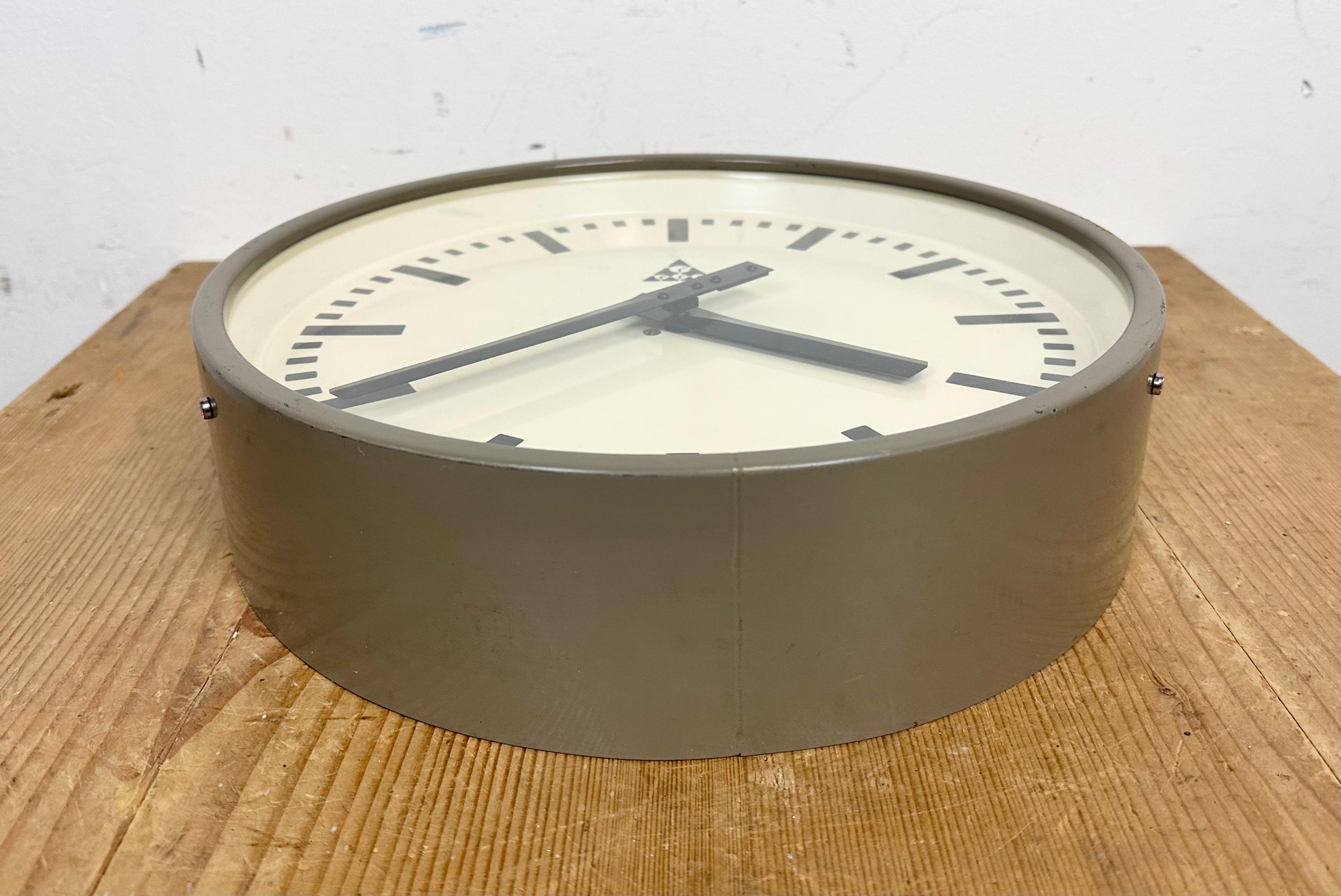 Grey Industrial Factory Wall Clock from Pragotron, 1960s For Sale 2