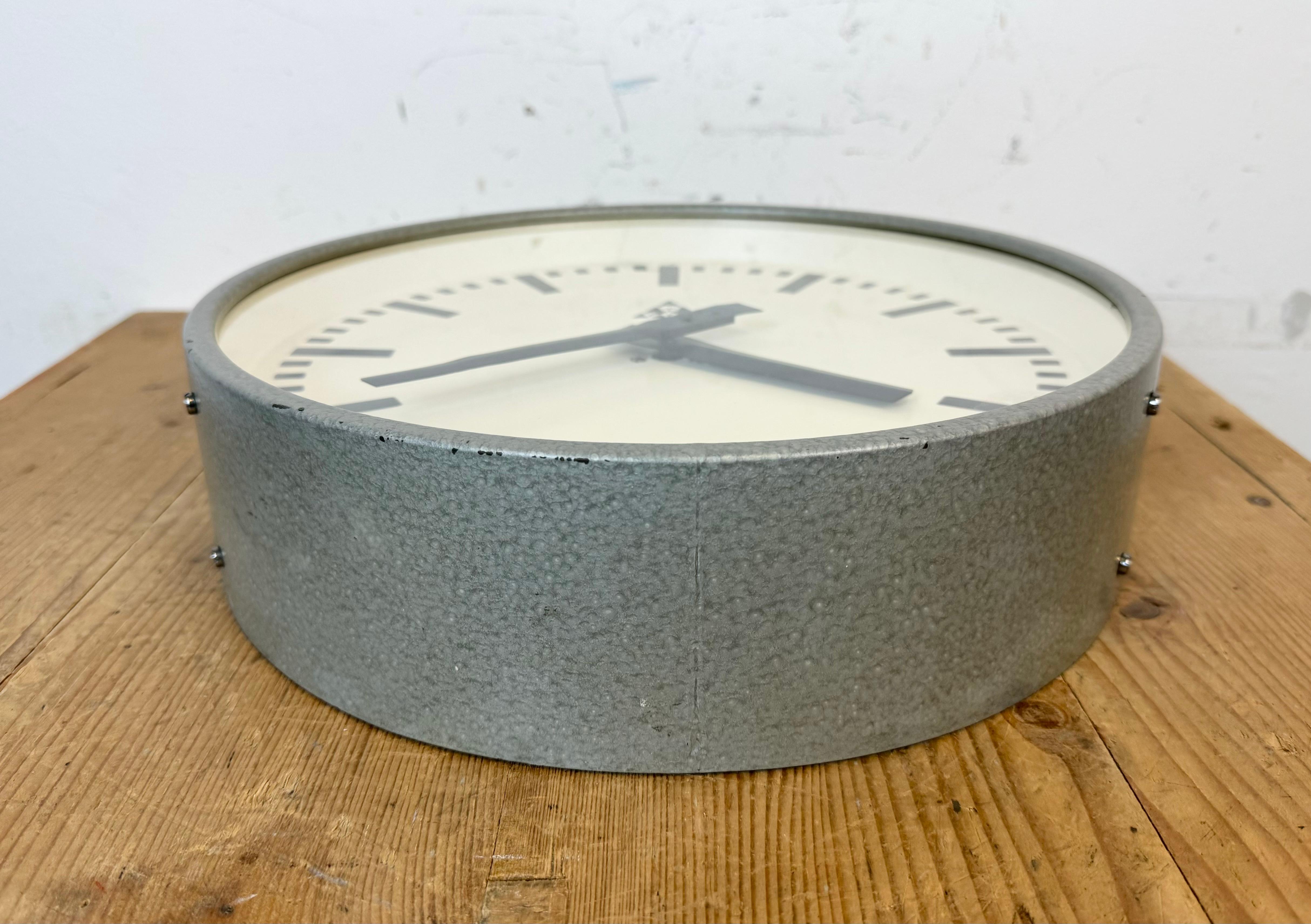 Grey Industrial Factory Wall Clock from Pragotron, 1960s For Sale 6