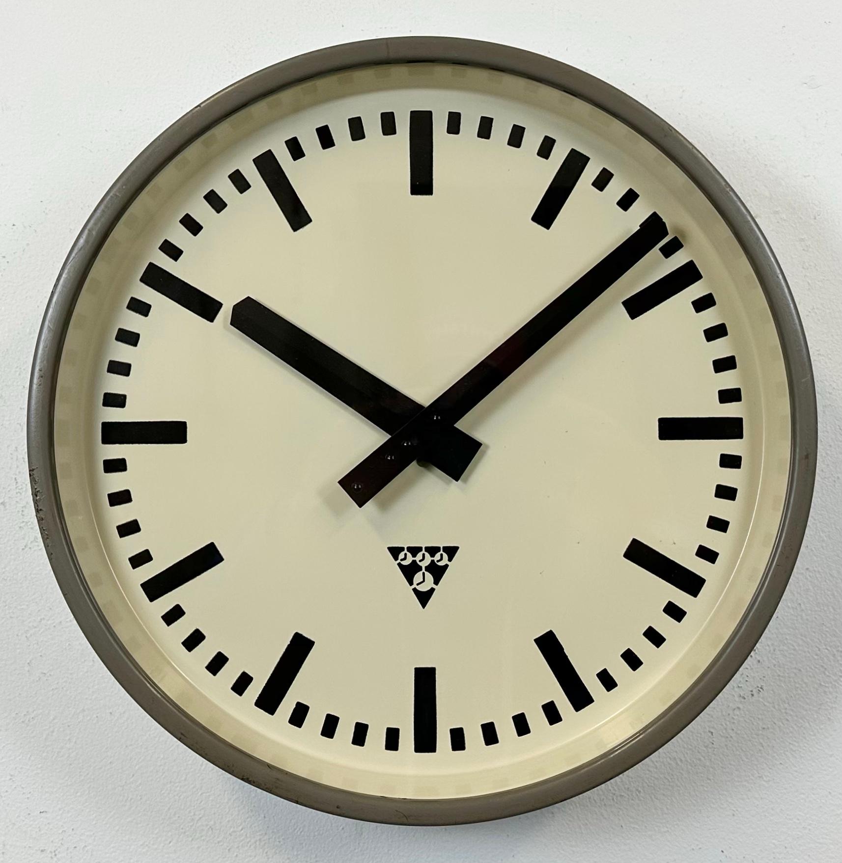 Grey Industrial Factory Wall Clock from Pragotron, 1960s For Sale 7
