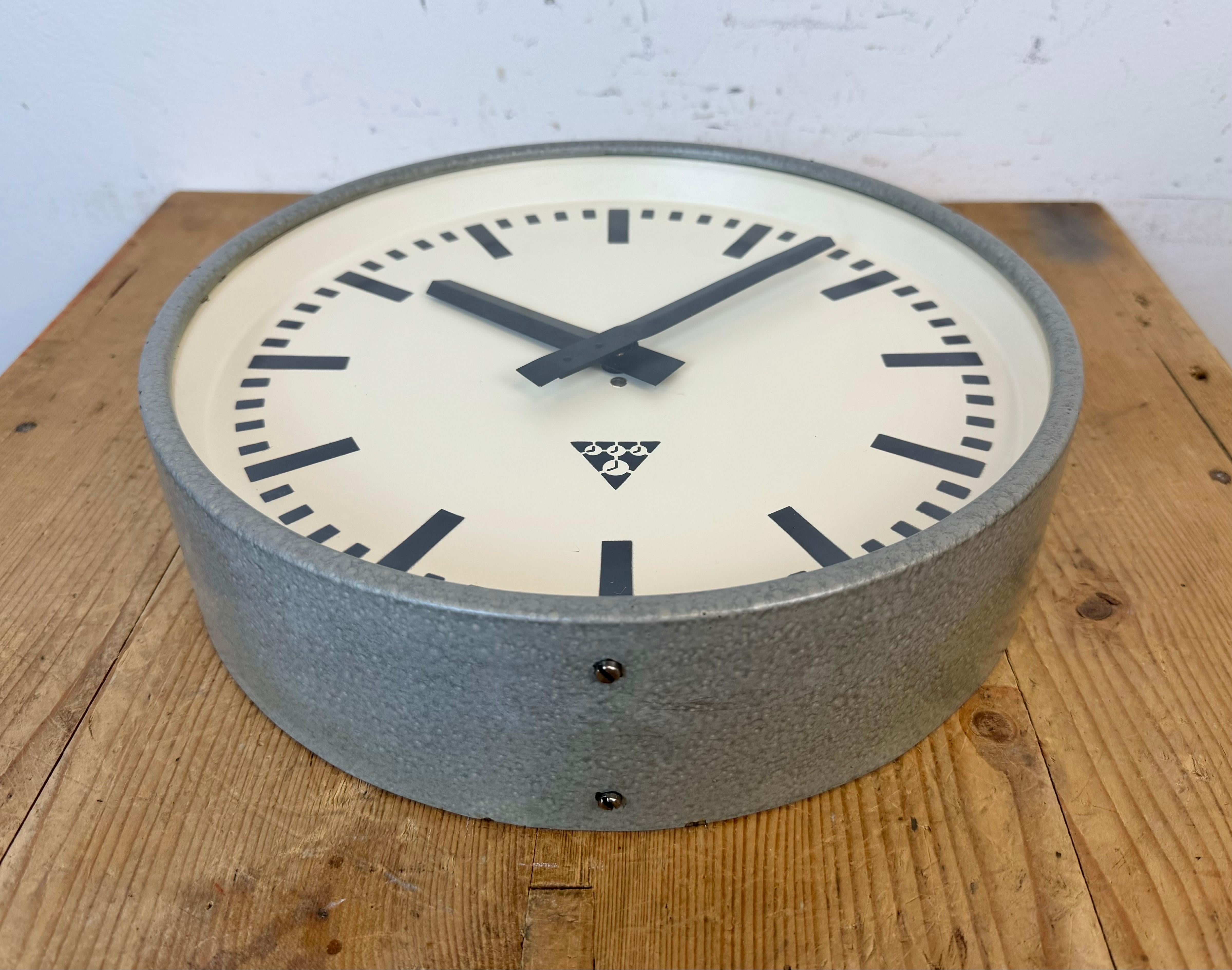Grey Industrial Factory Wall Clock from Pragotron, 1960s For Sale 2