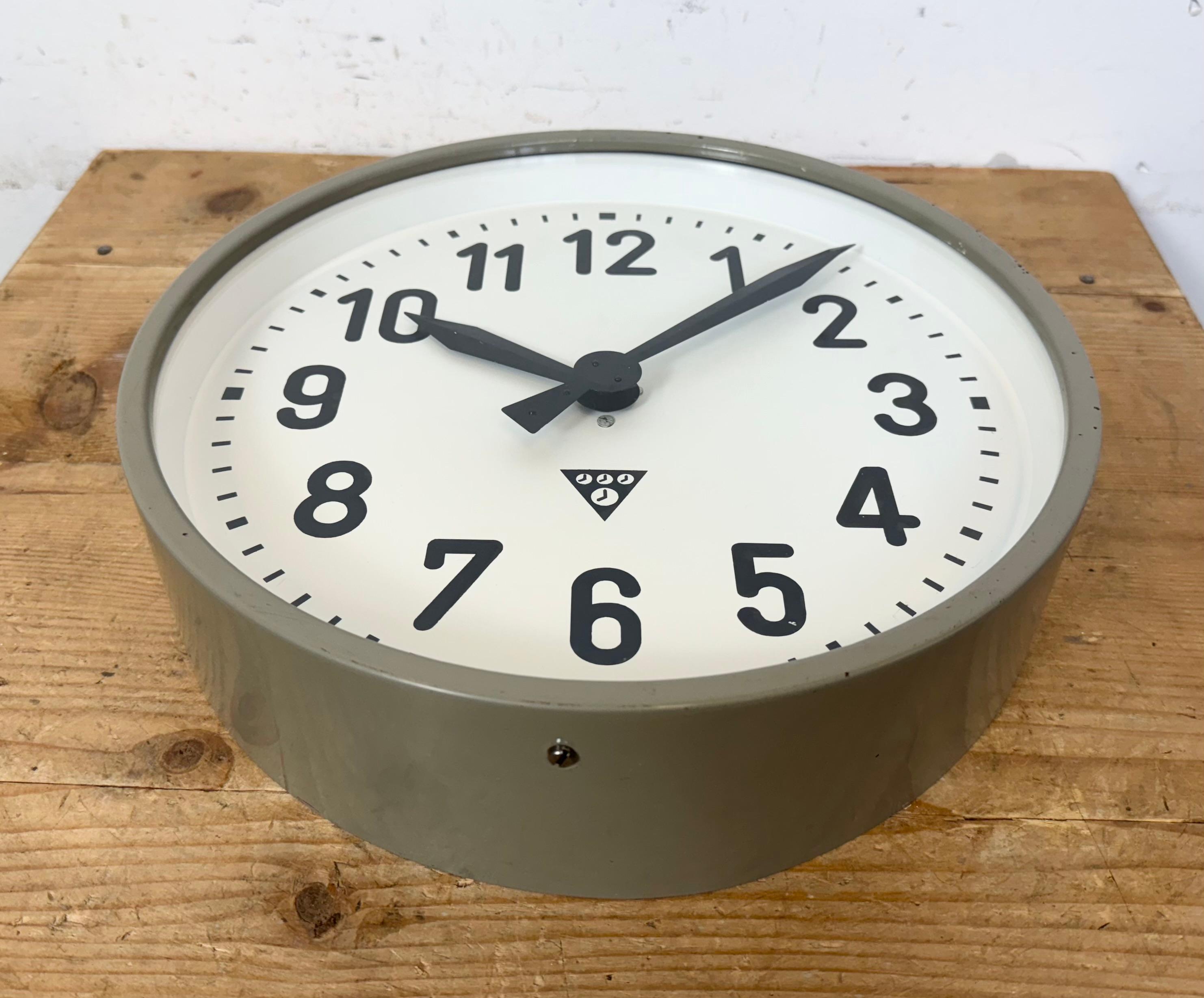 Grey Industrial Factory Wall Clock from Pragotron, 1960s For Sale 2