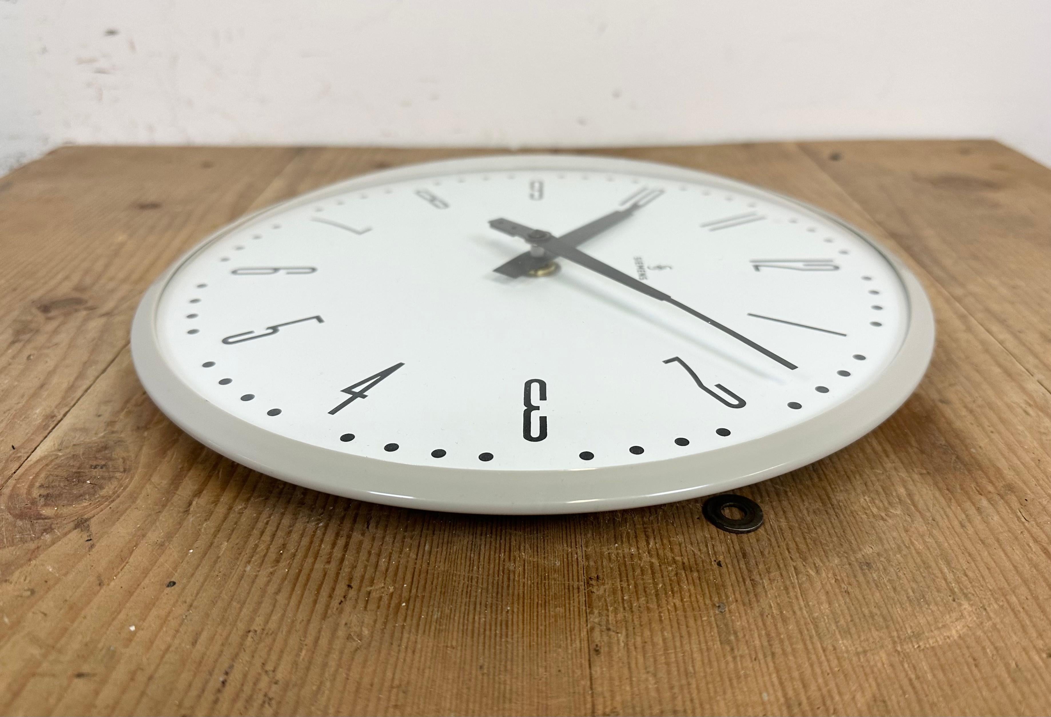 Grey Industrial Factory Wall Clock from Siemens, 1970s 5